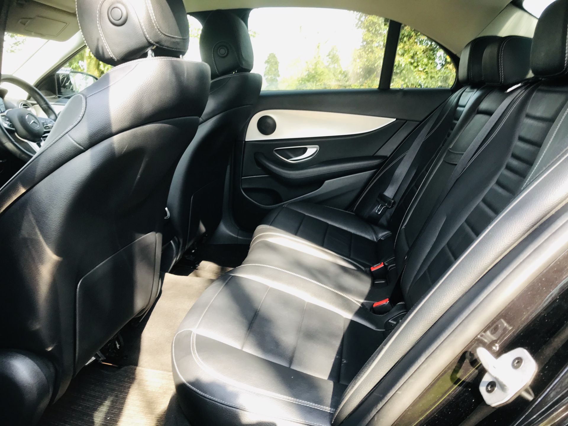 On Sale MERCEDES E220d "SPECIAL EQUIPMENT" 9G TRONIC (2019 MODEL) 1 OWNER - SAT NAV - LEATHER - WOW! - Image 14 of 26