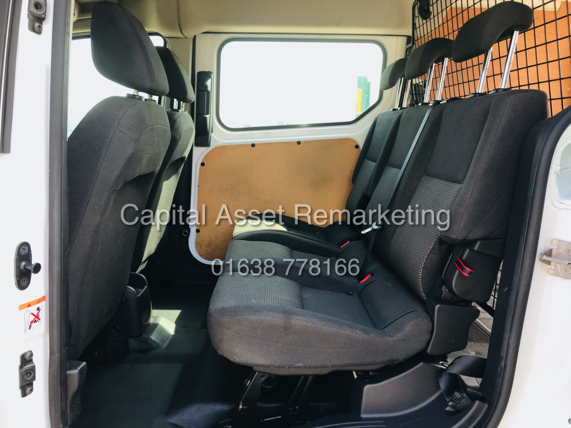 On Sale FORD TRANSIT CONNECT *5 SEATER CREW VAN* (2017 - EURO 6) '1.5 TDCI - (1 OWNER-FULL HISTORY) - Image 22 of 23