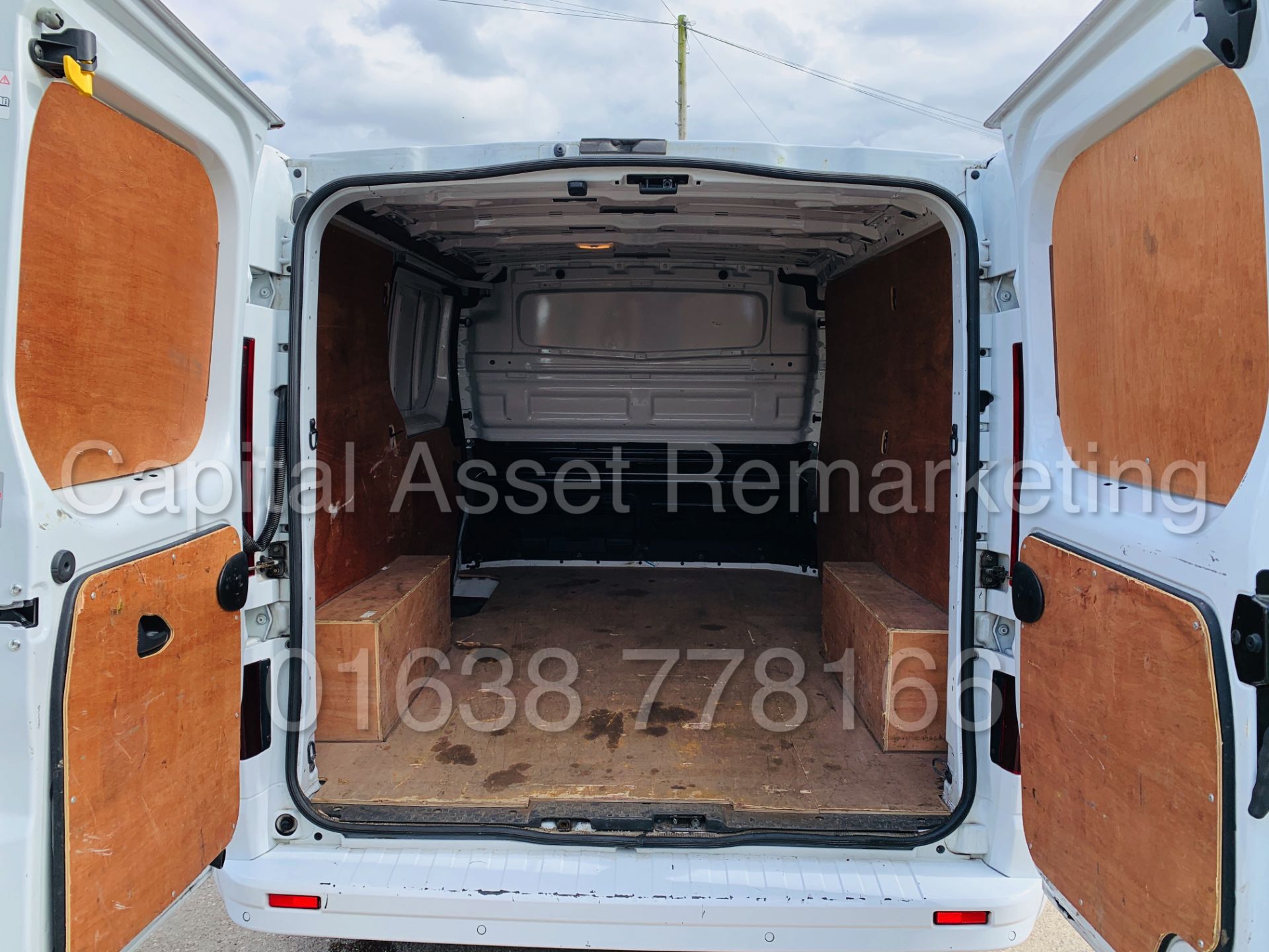 On Sale VAUXHALL VIVARO *SPORTIVE* SWB - PANEL VAN (2017 - EURO 6 MODEL) '1.6 CDTI -' (1 OWNER) - Image 24 of 41