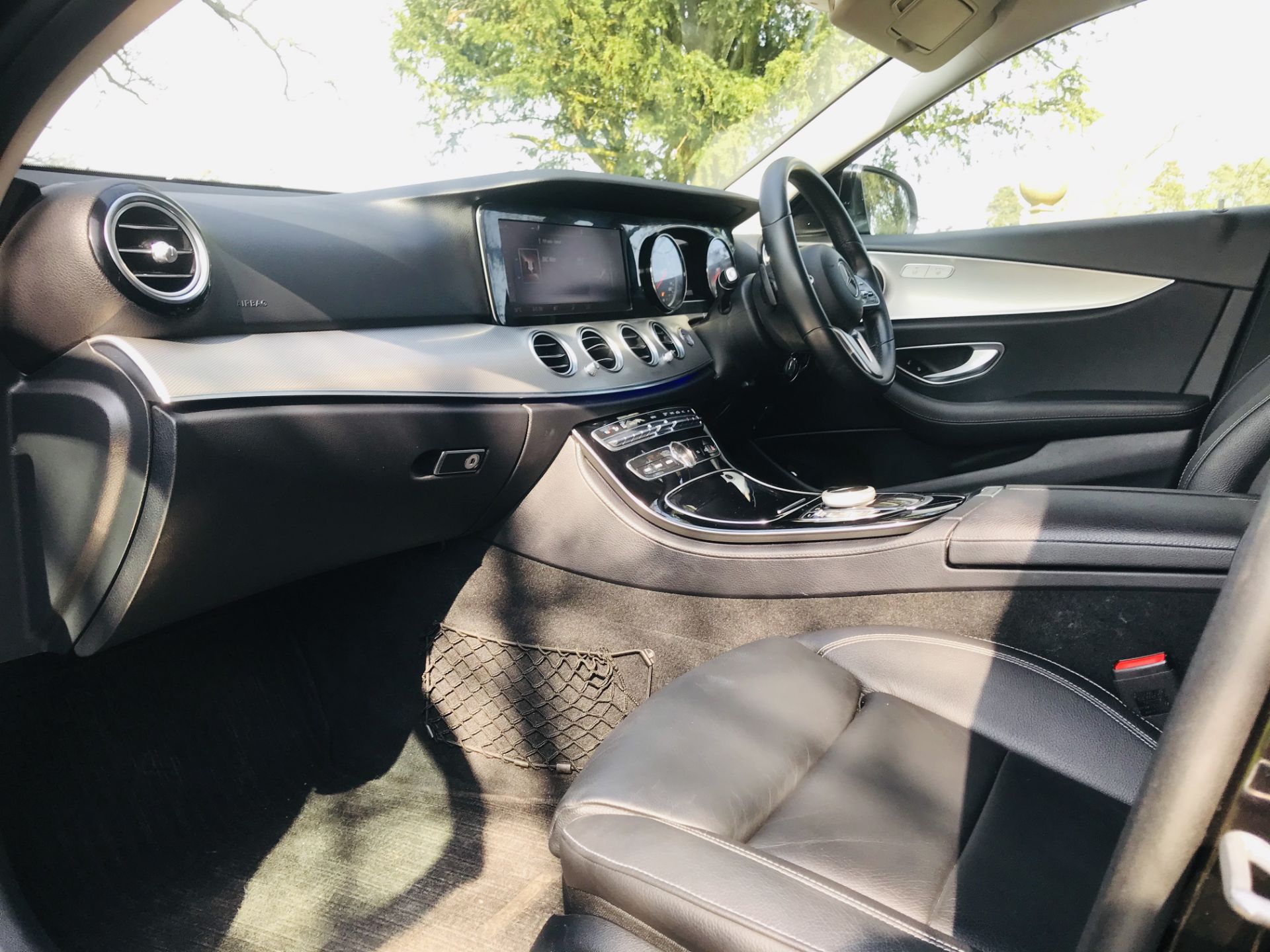 On Sale MERCEDES E220d "SPECIAL EQUIPMENT" 9G TRONIC (2019 MODEL) 1 OWNER - SAT NAV - LEATHER - WOW! - Image 13 of 26