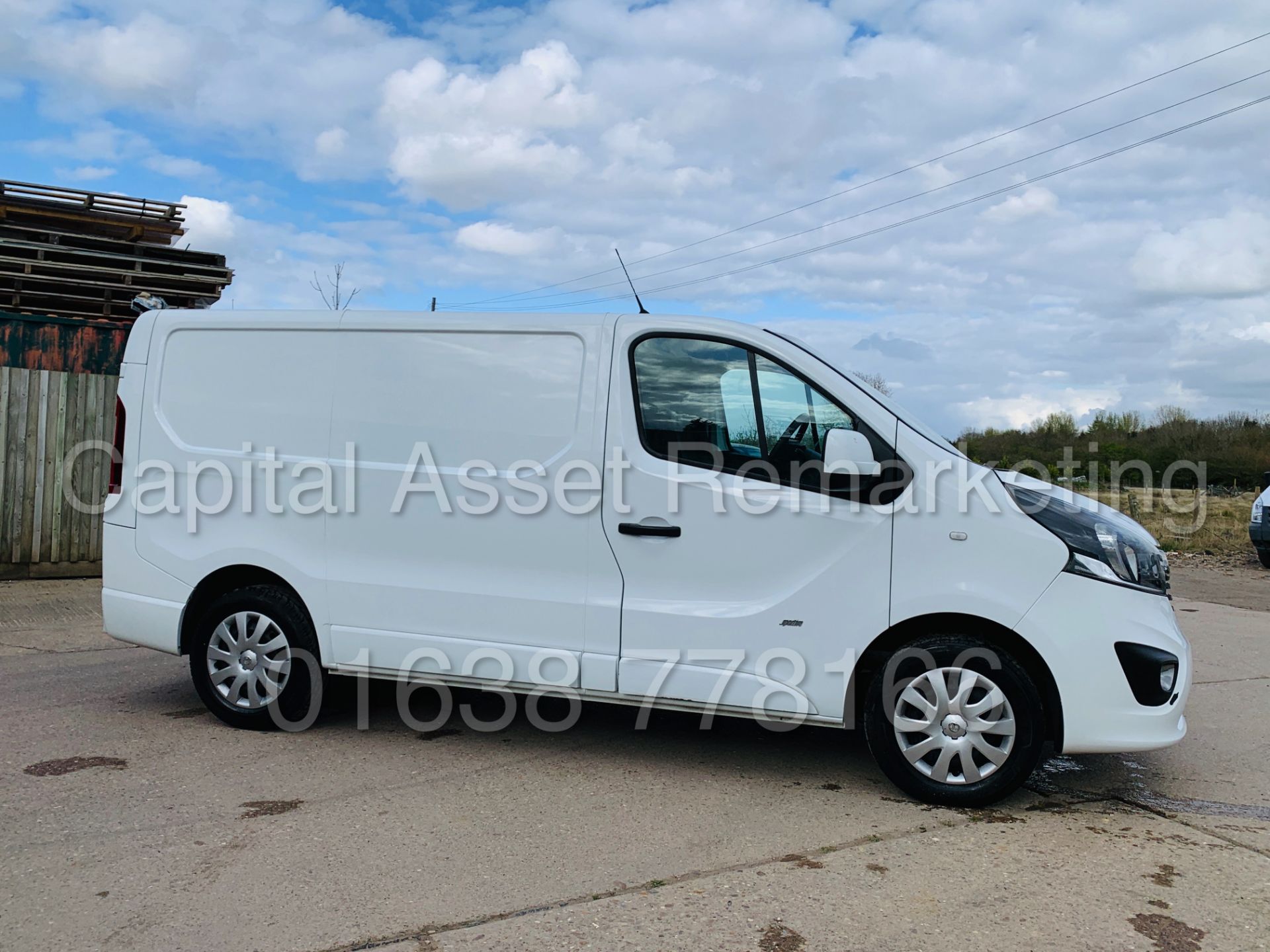 On Sale VAUXHALL VIVARO *SPORTIVE* SWB - PANEL VAN (2017 - EURO 6 MODEL) '1.6 CDTI -' (1 OWNER) - Image 10 of 41