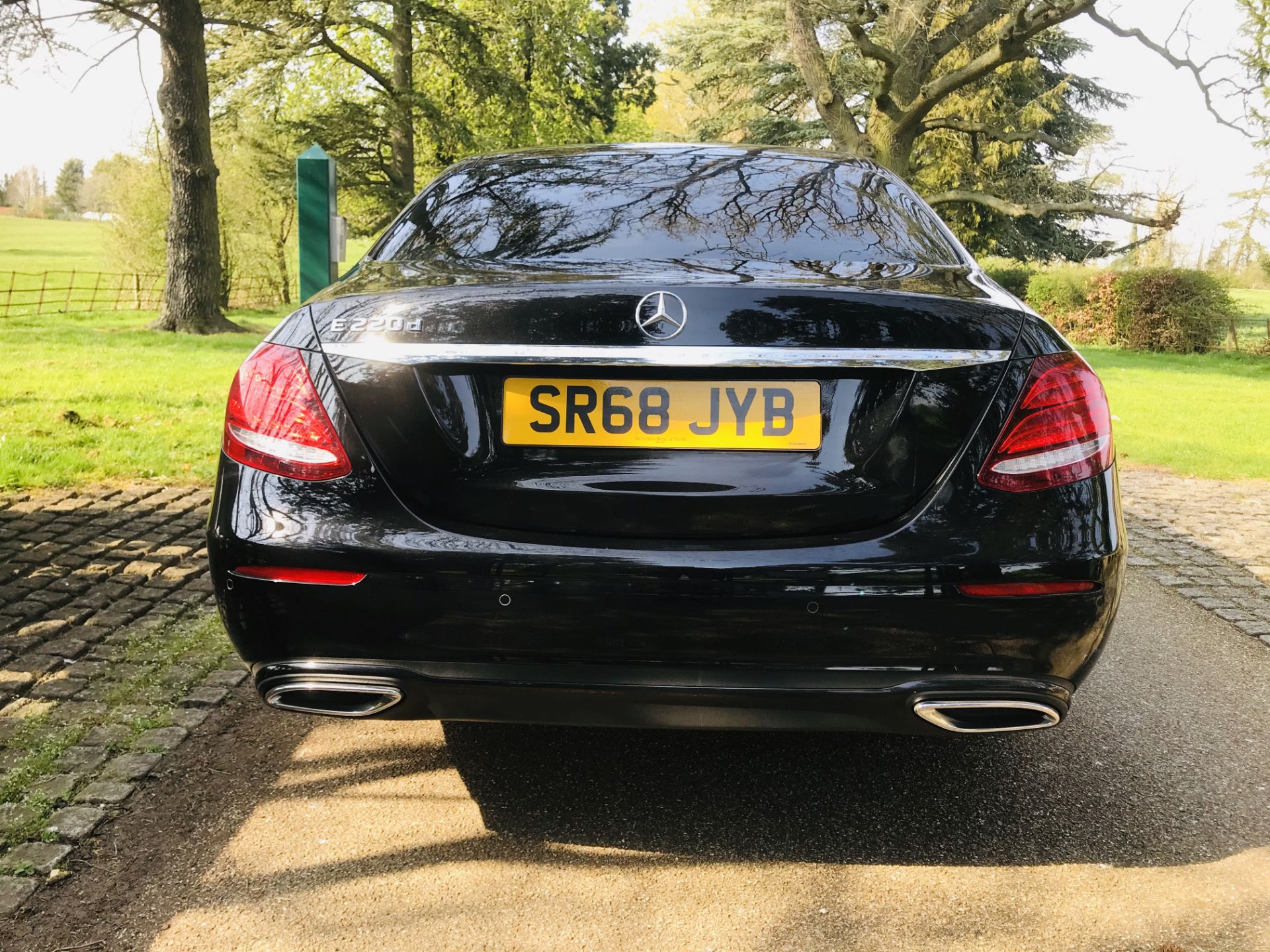 On Sale MERCEDES E220d "SPECIAL EQUIPMENT" 9G TRONIC (2019 MODEL) 1 OWNER - SAT NAV - LEATHER - WOW! - Image 7 of 26