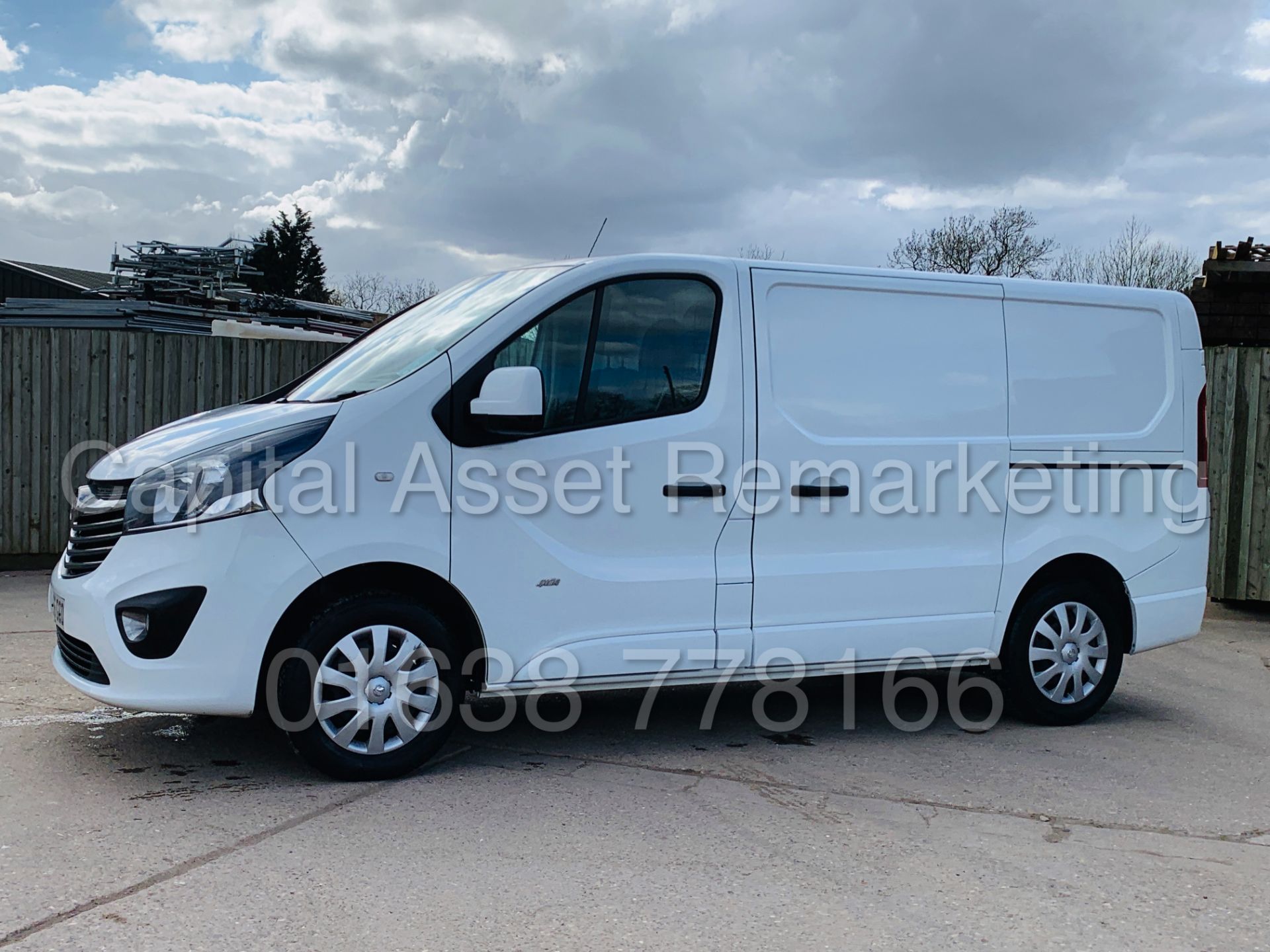 On Sale VAUXHALL VIVARO *SPORTIVE* SWB - PANEL VAN (2017 - EURO 6 MODEL) '1.6 CDTI -' (1 OWNER) - Image 4 of 41