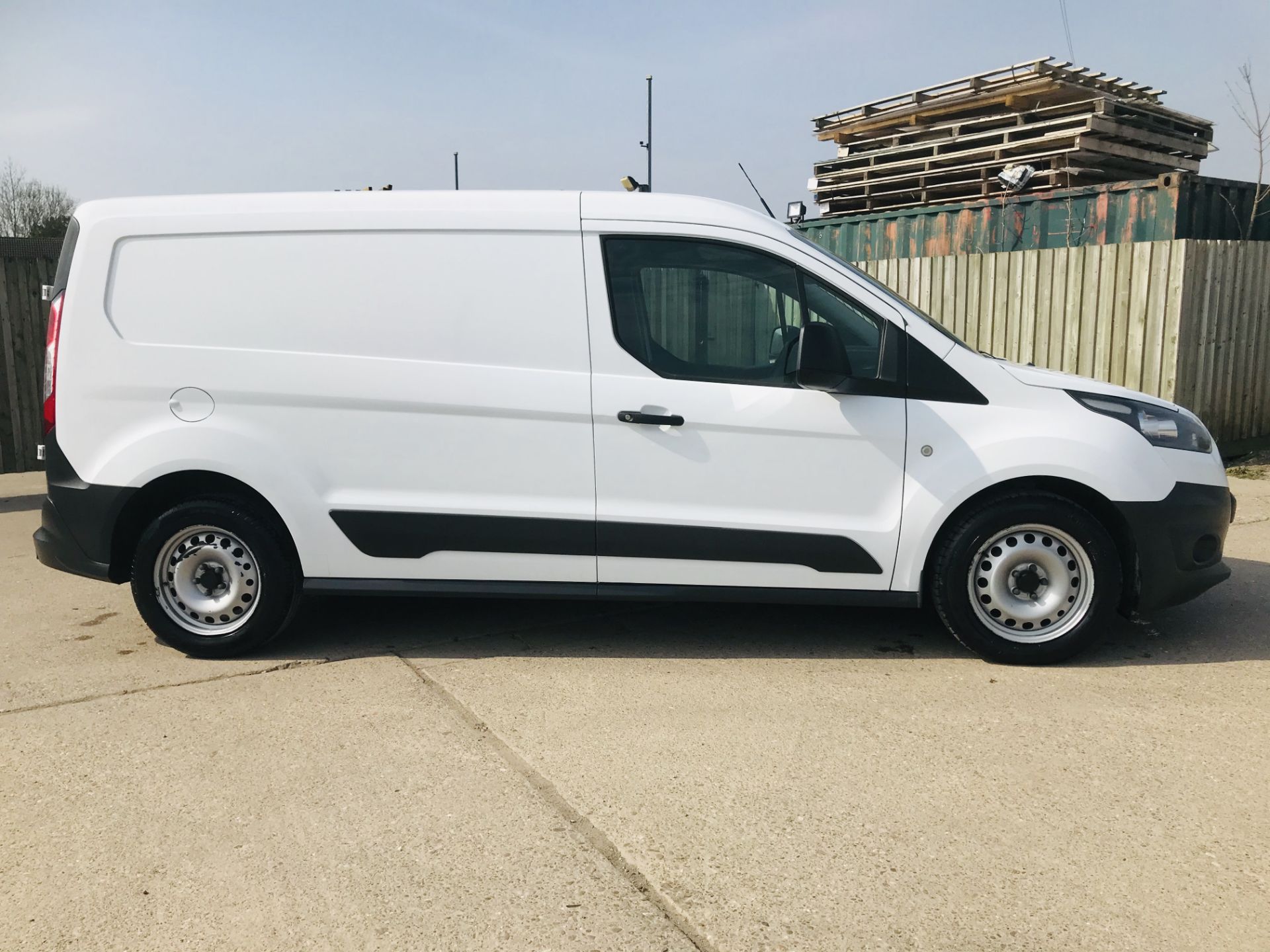 ON SALE FORD TRANSIT CONNECT 1.6TDCI ECO-TECH 'LWB' 2017 REG - 1 OWNER - FSH - EURO 6"ULEZ COMPLIANT - Image 12 of 30