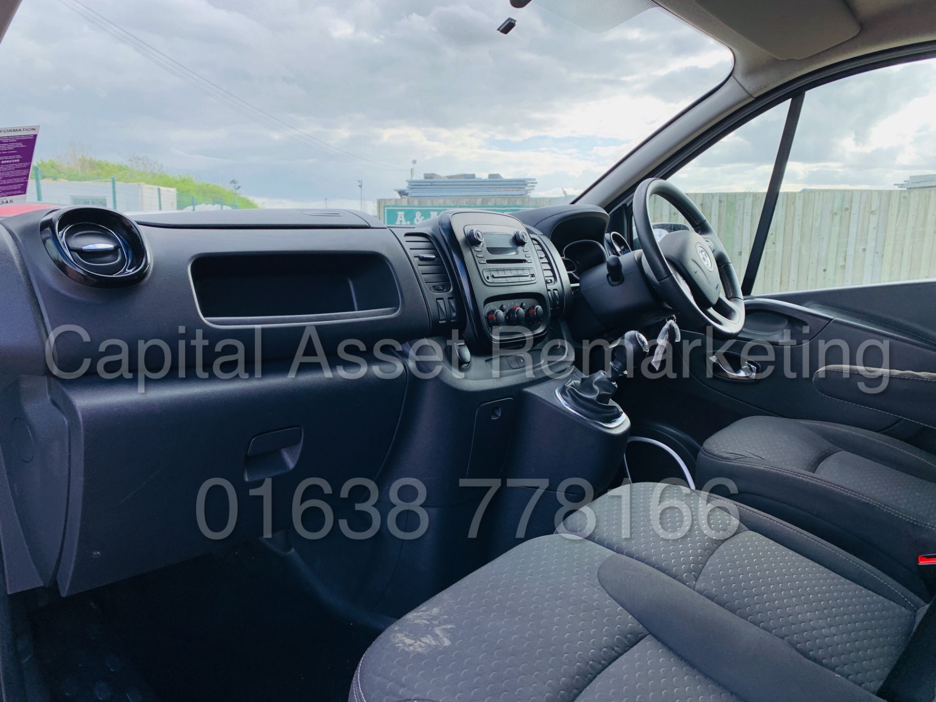 On Sale VAUXHALL VIVARO *SPORTIVE* SWB - PANEL VAN (2017 - EURO 6 MODEL) '1.6 CDTI -' (1 OWNER) - Image 19 of 41