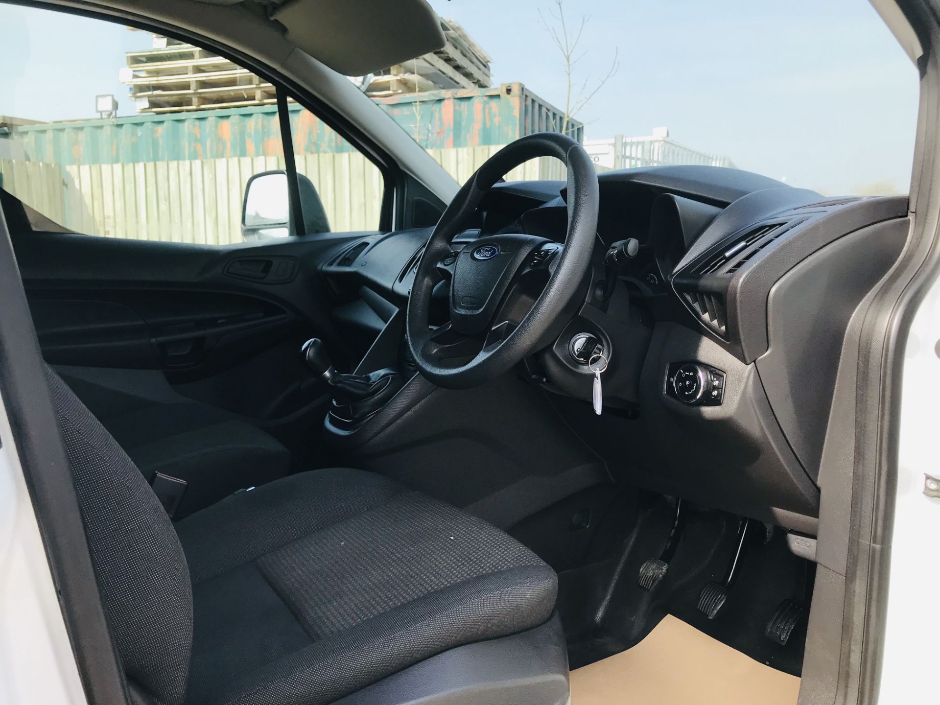 ON SALE FORD TRANSIT CONNECT 1.6TDCI ECO-TECH 'LWB' 2017 REG - 1 OWNER - FSH - EURO 6"ULEZ COMPLIANT - Image 14 of 30