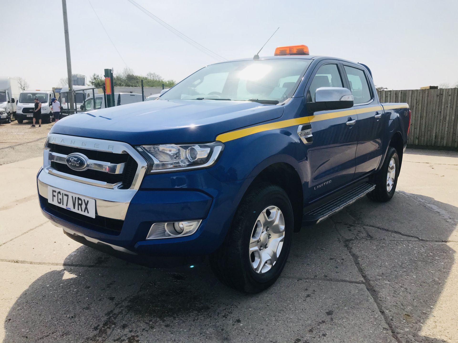 ON SALE FORD RANGER 2.2TDCI "LIMITED" D/C PICK UP (17 REG) 1 OWNER FSH - FULL LEATHER - CLIMATE & AC - Image 5 of 38