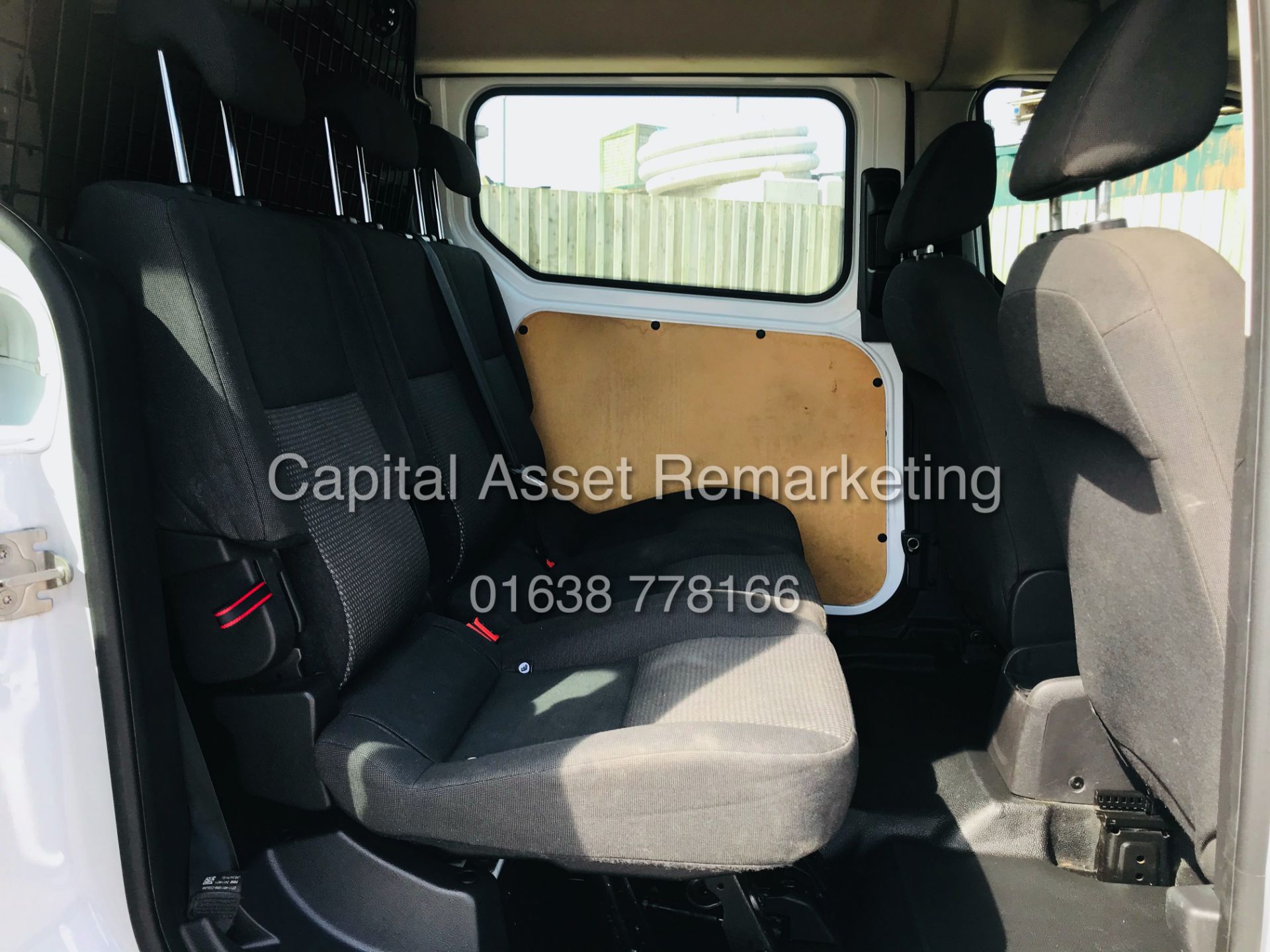 On Sale FORD TRANSIT CONNECT *5 SEATER CREW VAN* (2017 - EURO 6) '1.5 TDCI - (1 OWNER-FULL HISTORY) - Image 20 of 23