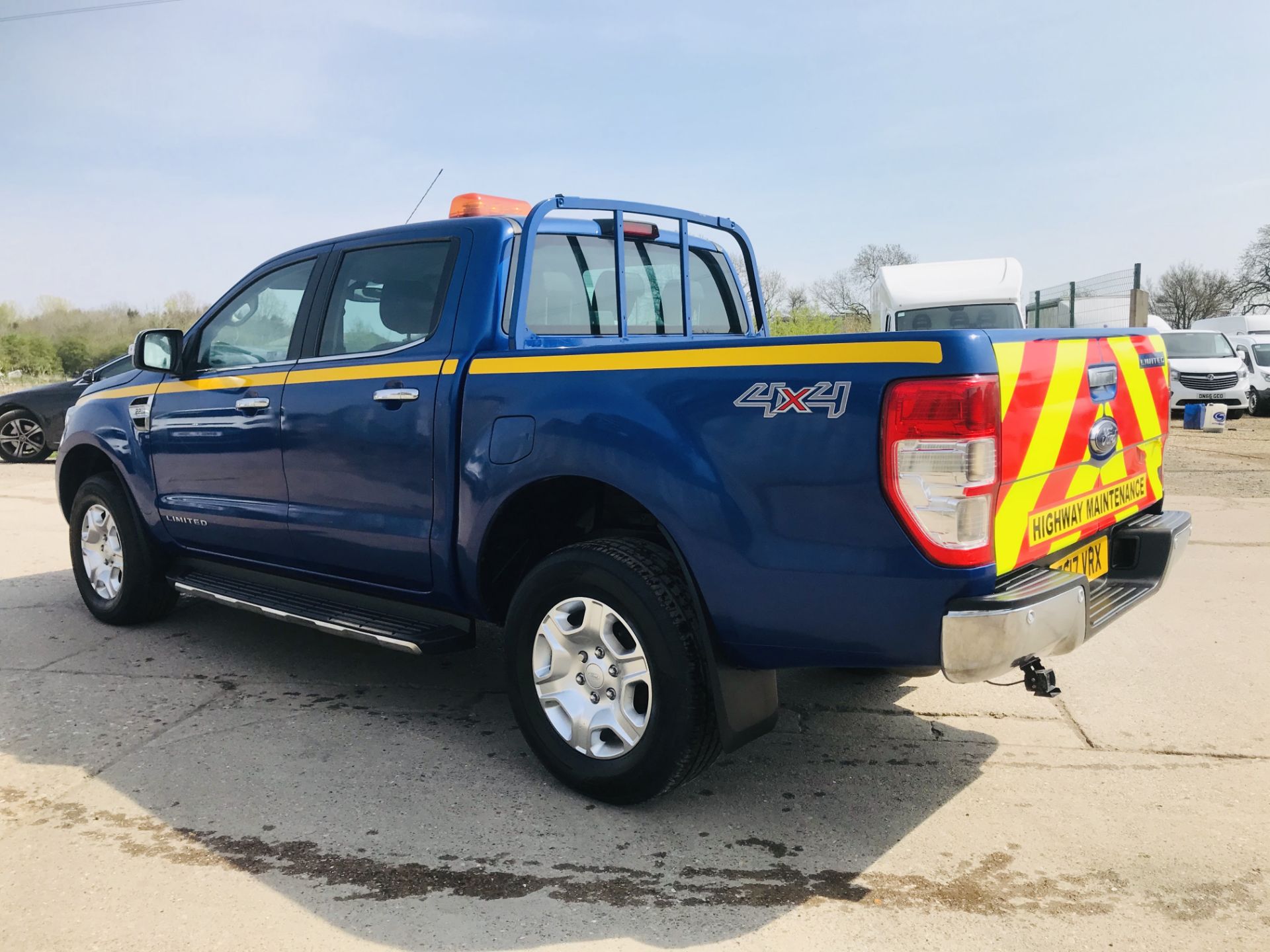 ON SALE FORD RANGER 2.2TDCI "LIMITED" D/C PICK UP (17 REG) 1 OWNER FSH - FULL LEATHER - CLIMATE & AC - Image 9 of 38