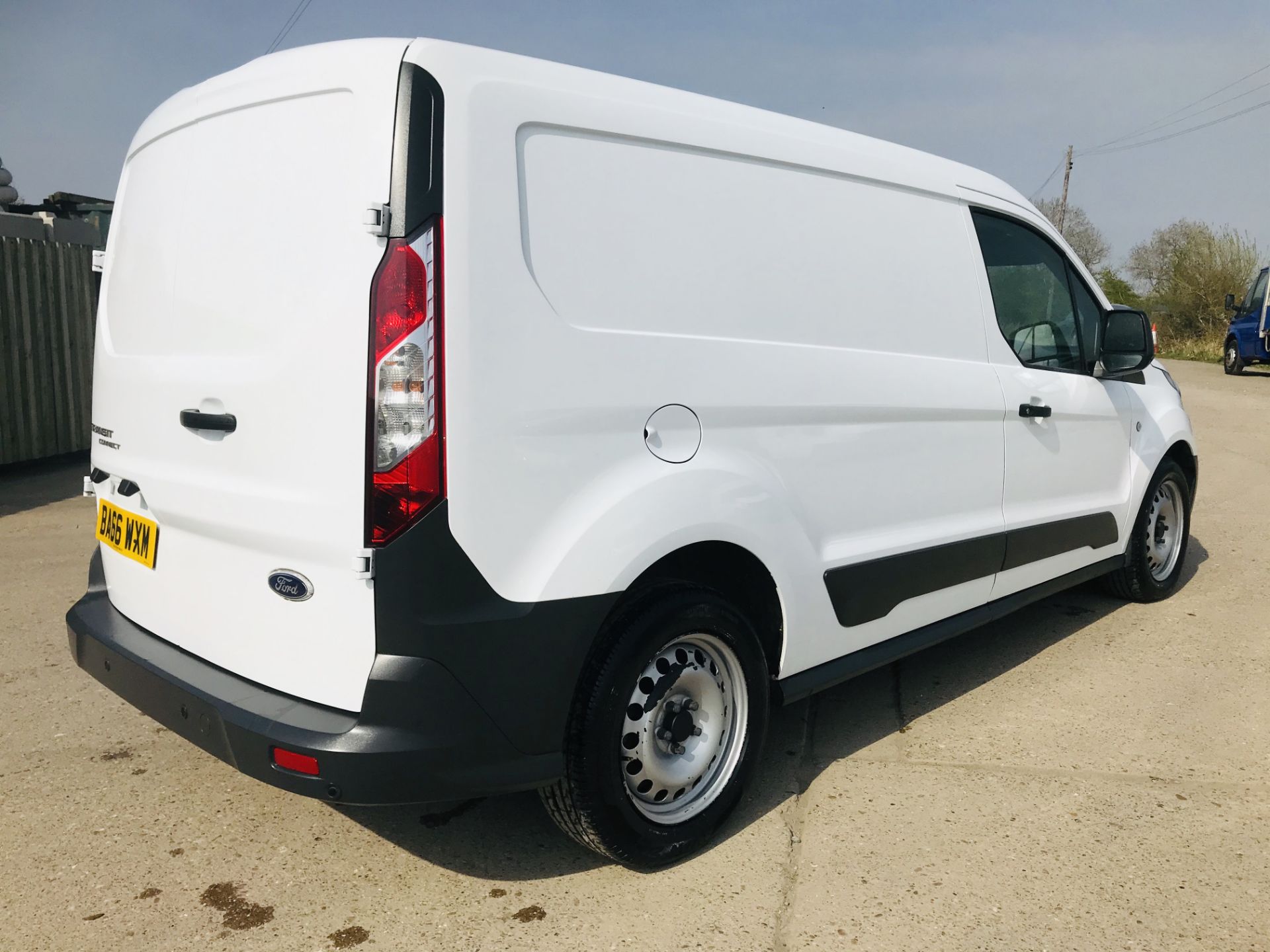 ON SALE FORD TRANSIT CONNECT 1.6TDCI ECO-TECH 'LWB' 2017 REG - 1 OWNER - FSH - EURO 6"ULEZ COMPLIANT - Image 11 of 30