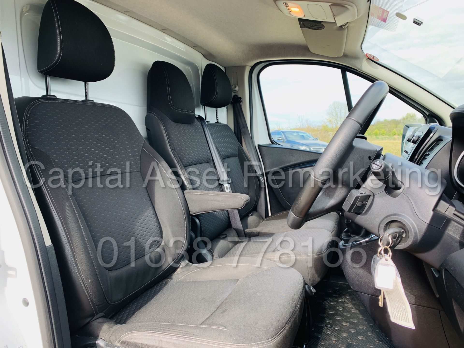 On Sale VAUXHALL VIVARO *SPORTIVE* SWB - PANEL VAN (2017 - EURO 6 MODEL) '1.6 CDTI -' (1 OWNER) - Image 26 of 41