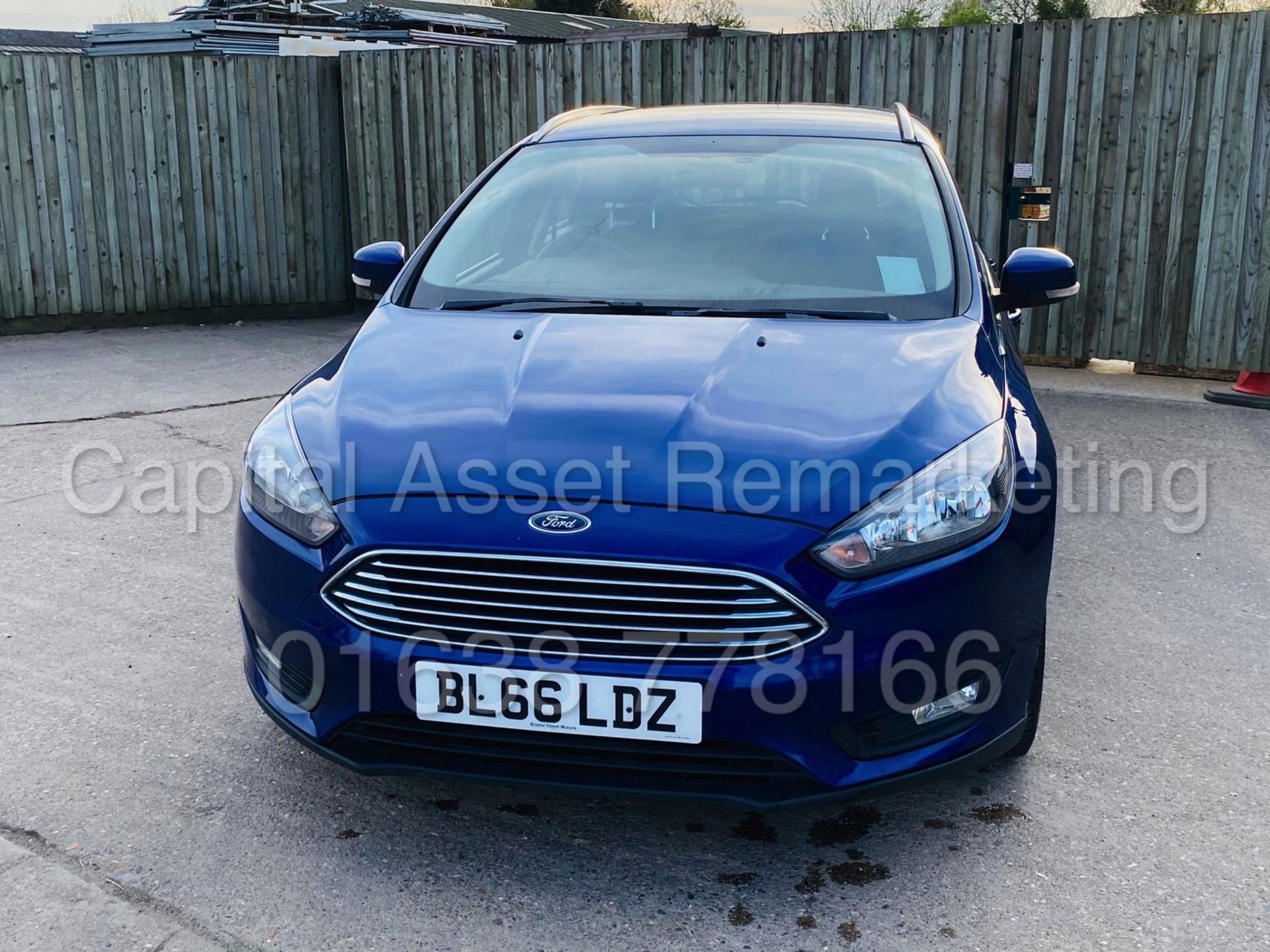 (On Sale) FORD FOCUS *ZETEC NAV* 5 DOOR ESTATE (2017) '1.5 TDCI - 6 SPEED' (1 OWNER - FULL HISTORY) - Image 4 of 38