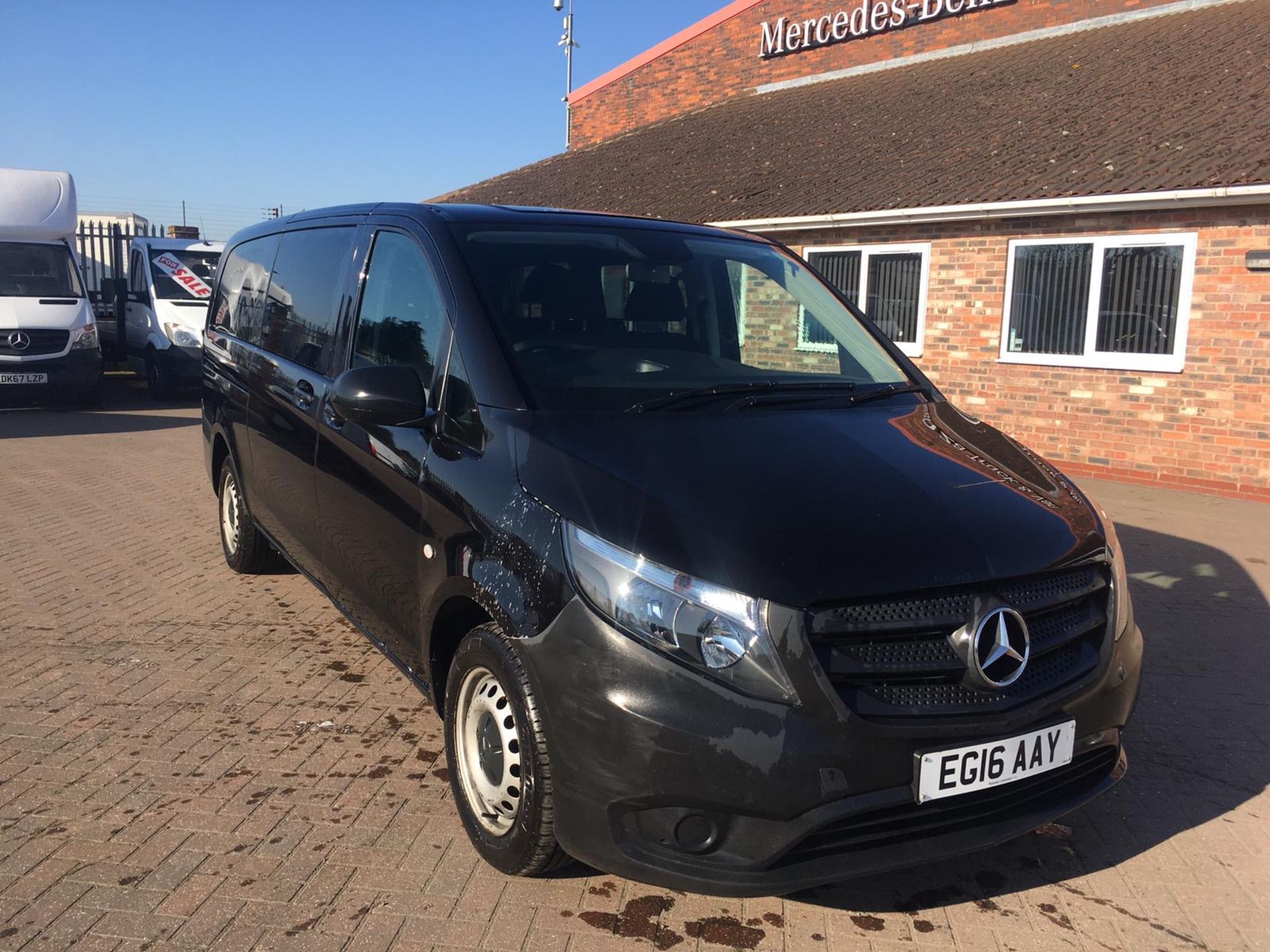 MERCEDES VITO 114CDI "BLUEtec TOURER PRO 9 SEATER MPV / MINIBUS - 16 REG - AIR CON - BLACK EDITION - Image 2 of 17