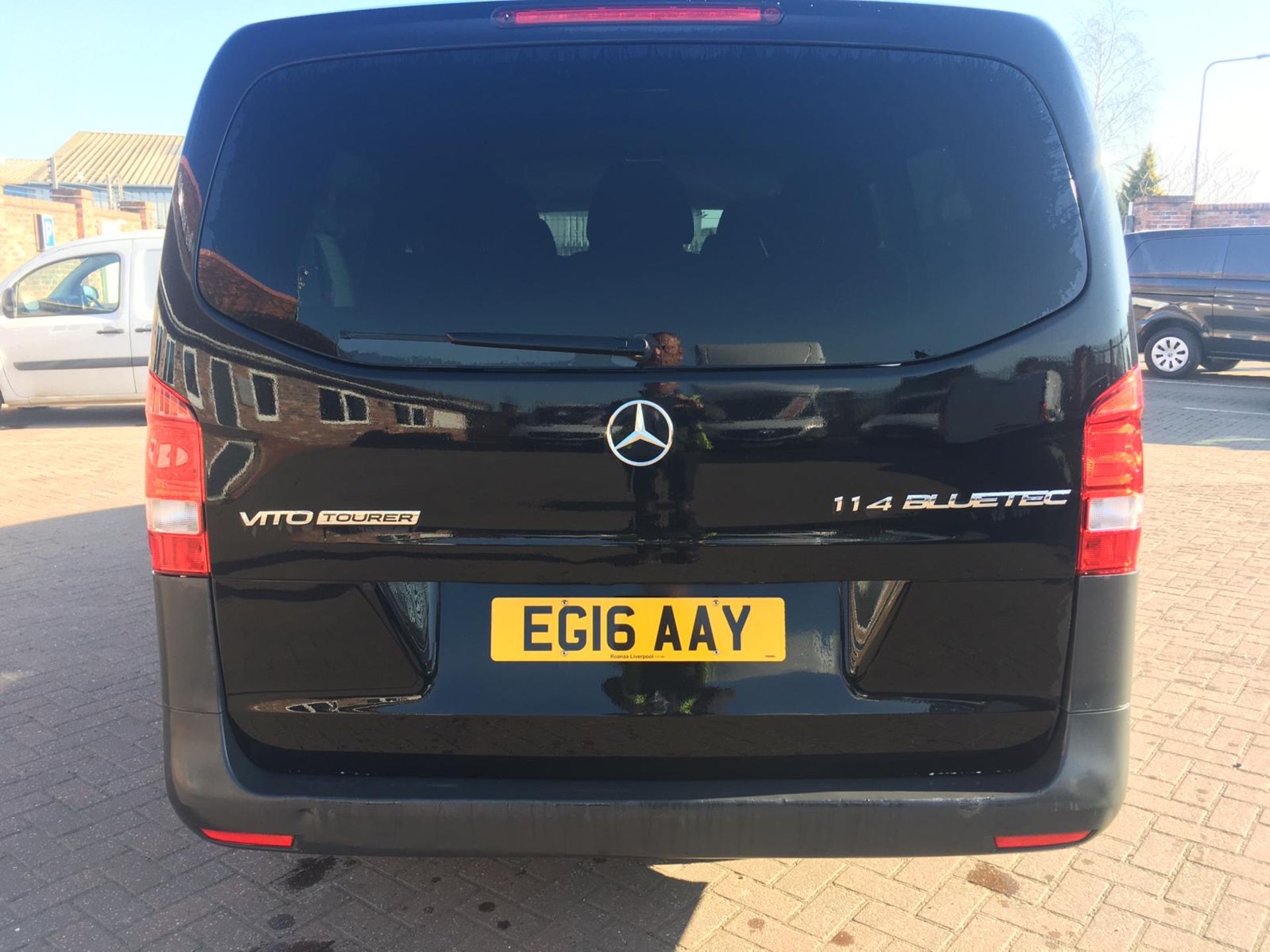 MERCEDES VITO 114CDI "BLUEtec TOURER PRO 9 SEATER MPV / MINIBUS - 16 REG - AIR CON - BLACK EDITION - Image 5 of 17