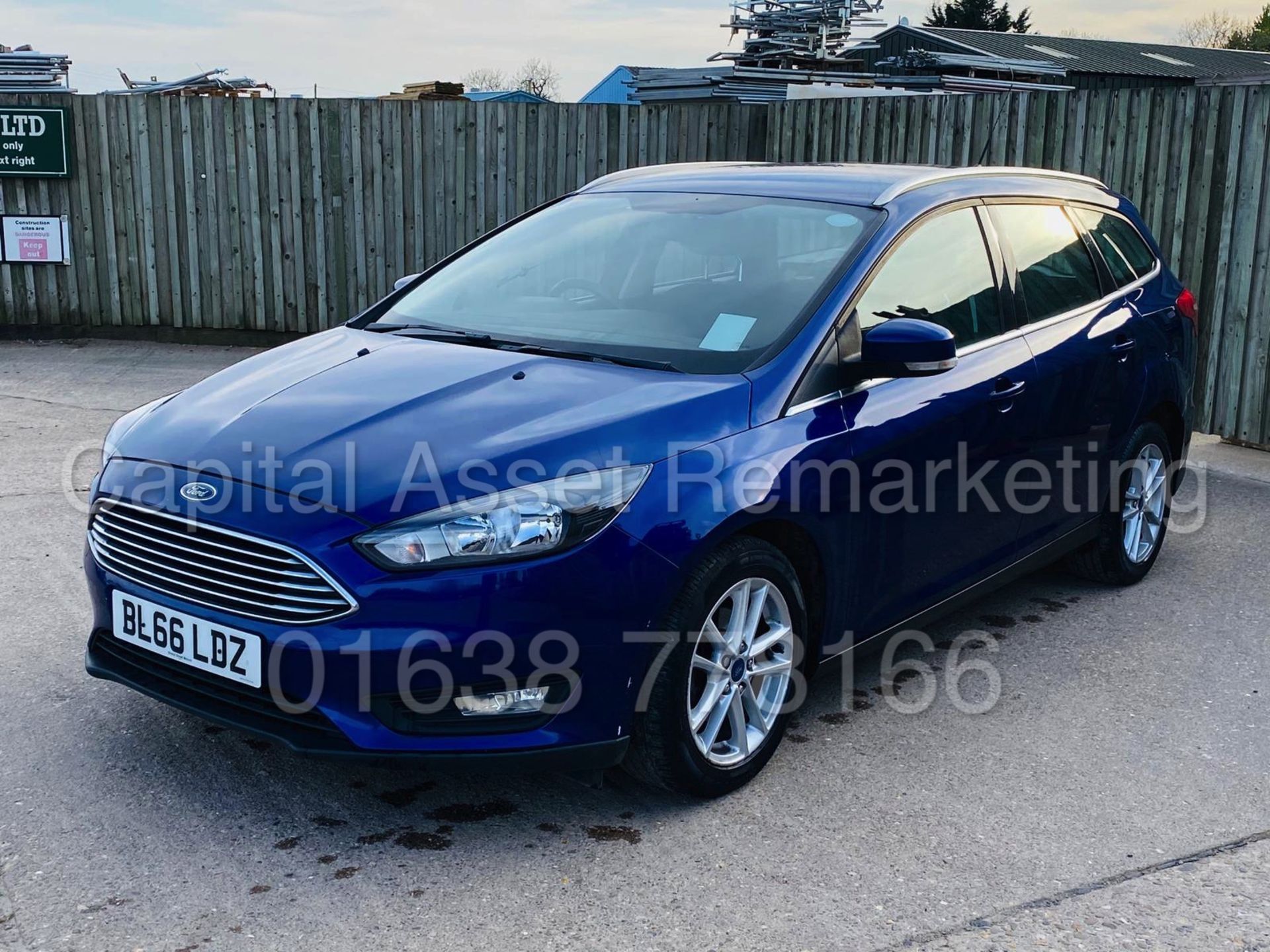 (On Sale) FORD FOCUS *ZETEC NAV* 5 DOOR ESTATE (2017) '1.5 TDCI - 6 SPEED' (1 OWNER - FULL HISTORY) - Image 5 of 38