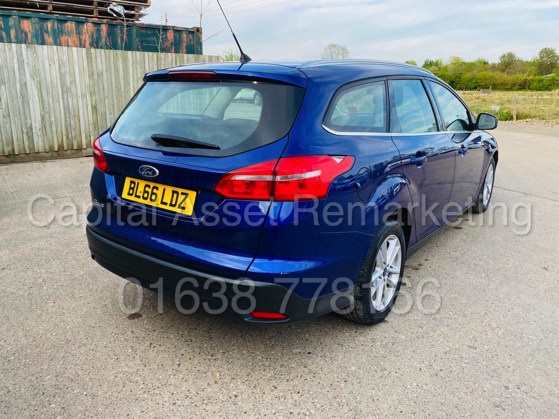 (On Sale) FORD FOCUS *ZETEC NAV* 5 DOOR ESTATE (2017) '1.5 TDCI - 6 SPEED' (1 OWNER - FULL HISTORY) - Image 9 of 38