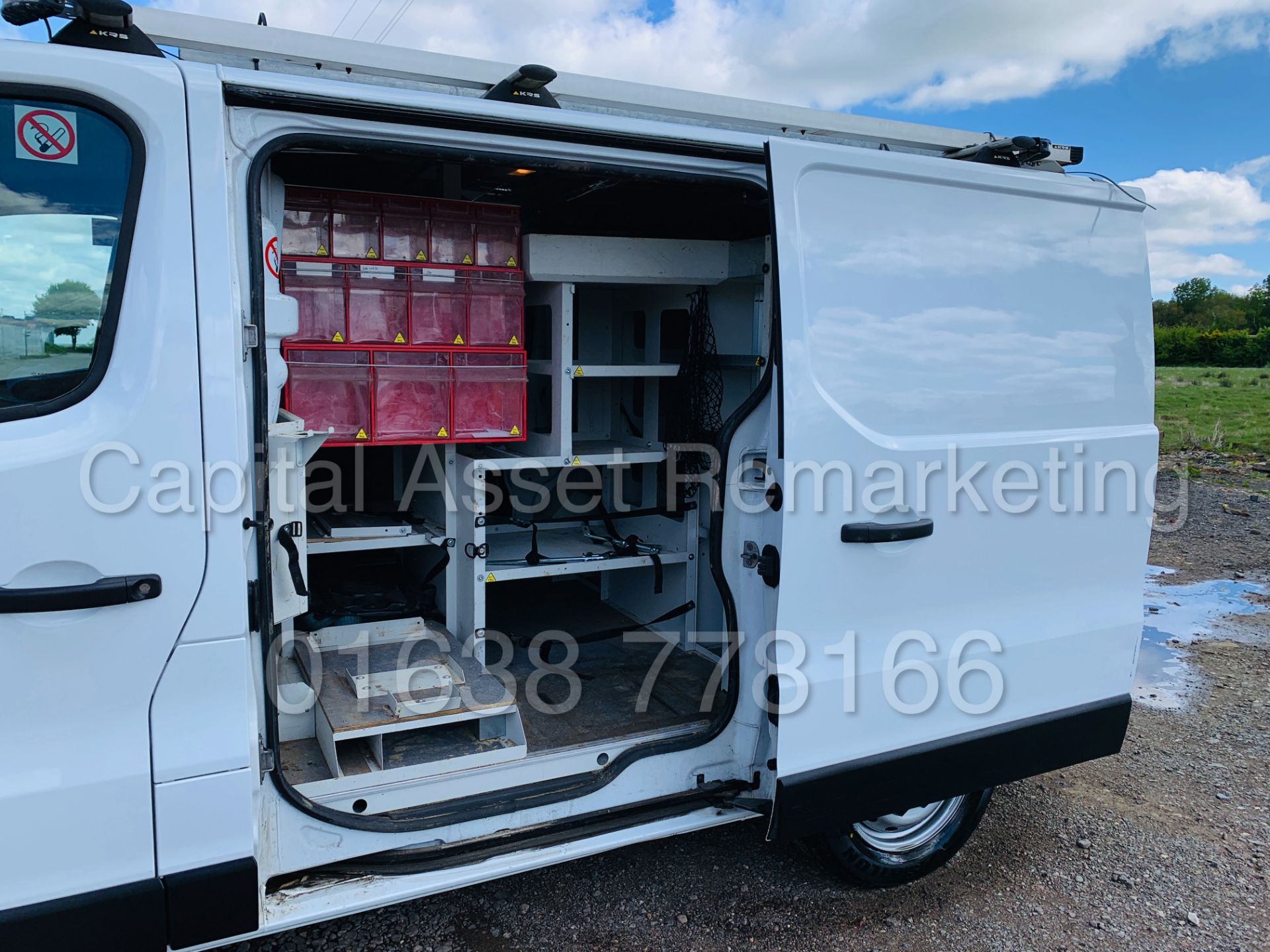 VAUXHALL VIVARO 2900 *SWB - PANEL VAN* (2017 - EURO 6) '1.6 CDTI - 6 SPEED' *24,000 MILES* (1 OWNER) - Image 22 of 39