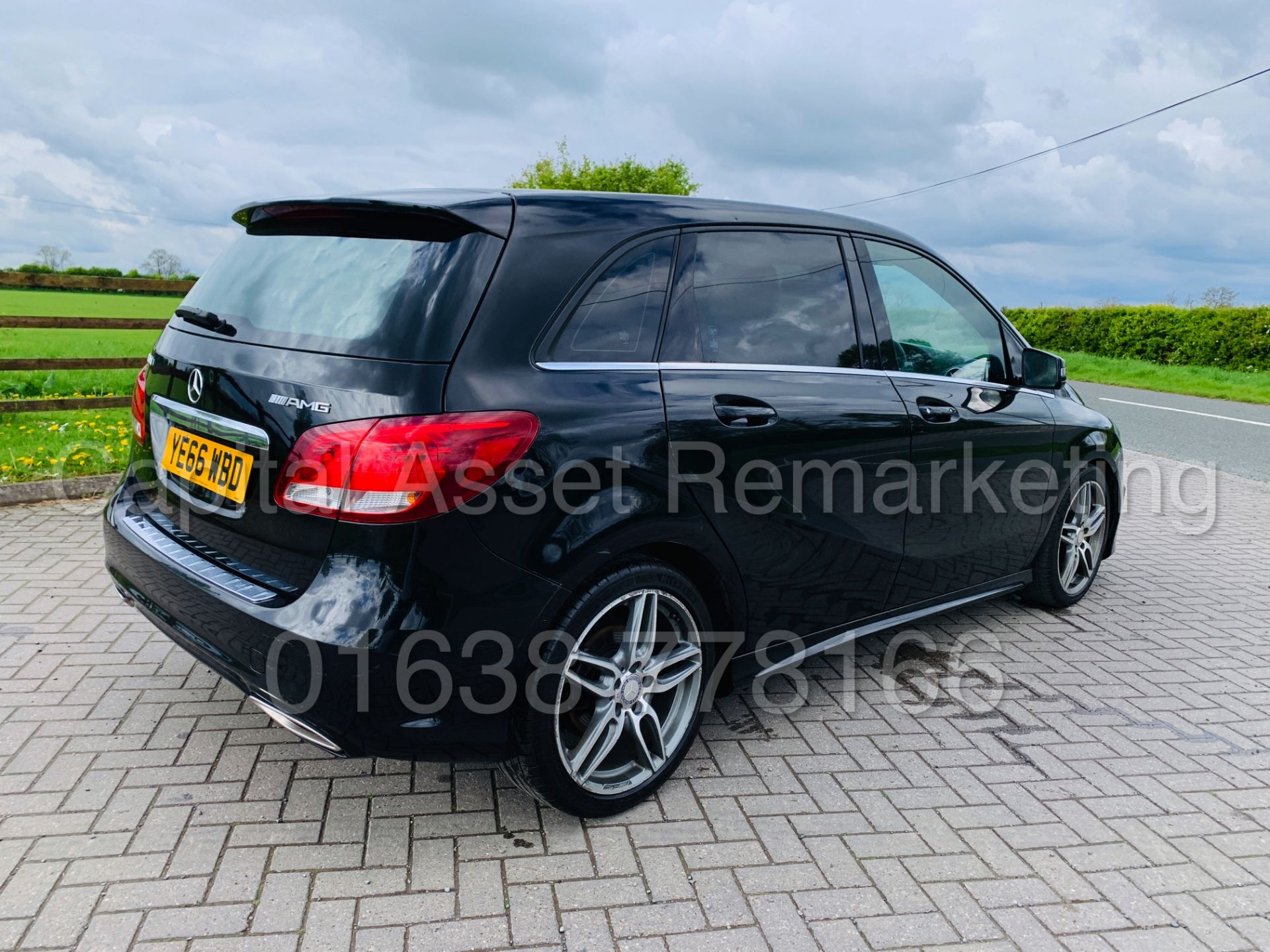 (ON SALE) MERCEDES B180d "AMG-LINE" BLACK EDITION - 2017 MODEL - 1 KEEPER - LEATHER - SAT NAV - Image 13 of 42