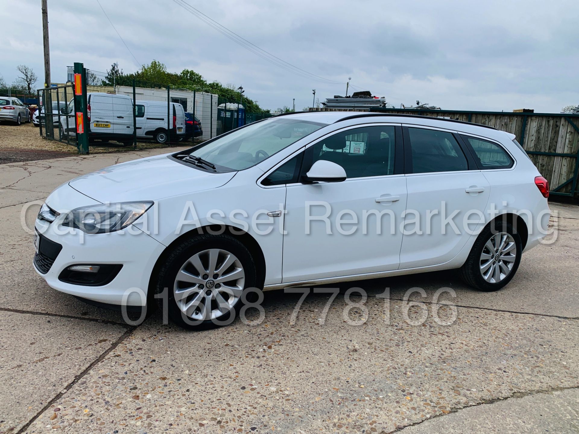 (ON SALE) VAUXHALL ASTRA *TECH LINE* (2016 MODEL) '1.6 CDTI-EURO 6- 6 SPEED' (1 OWNER) *SAT NAV* - Image 8 of 43