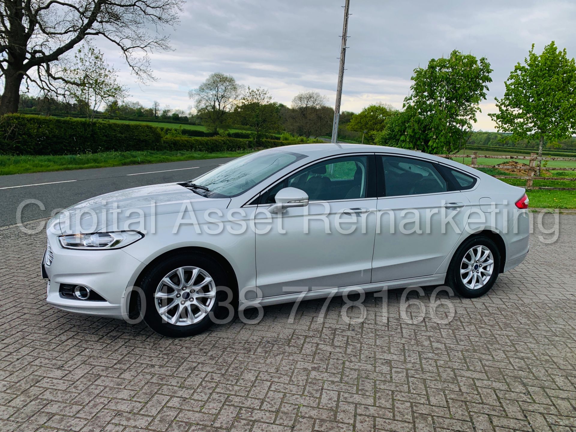 FORD MONDEO *TITANIUM* HATCHBACK (2016) '1.5 TDCI - EURO 6 - 6 SPEED' *1 OWNER - FULL HISTORY* - Image 4 of 46