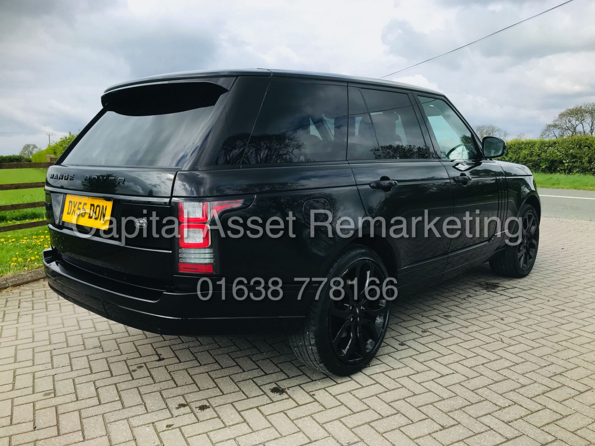 On Sale RANGE ROVER VOGUE-BLACK 3.0SDV6 'AUTO' (2014 MODEL) MASSIVE SPEC *PAN ROOF* BEST COLOUR - Image 13 of 45