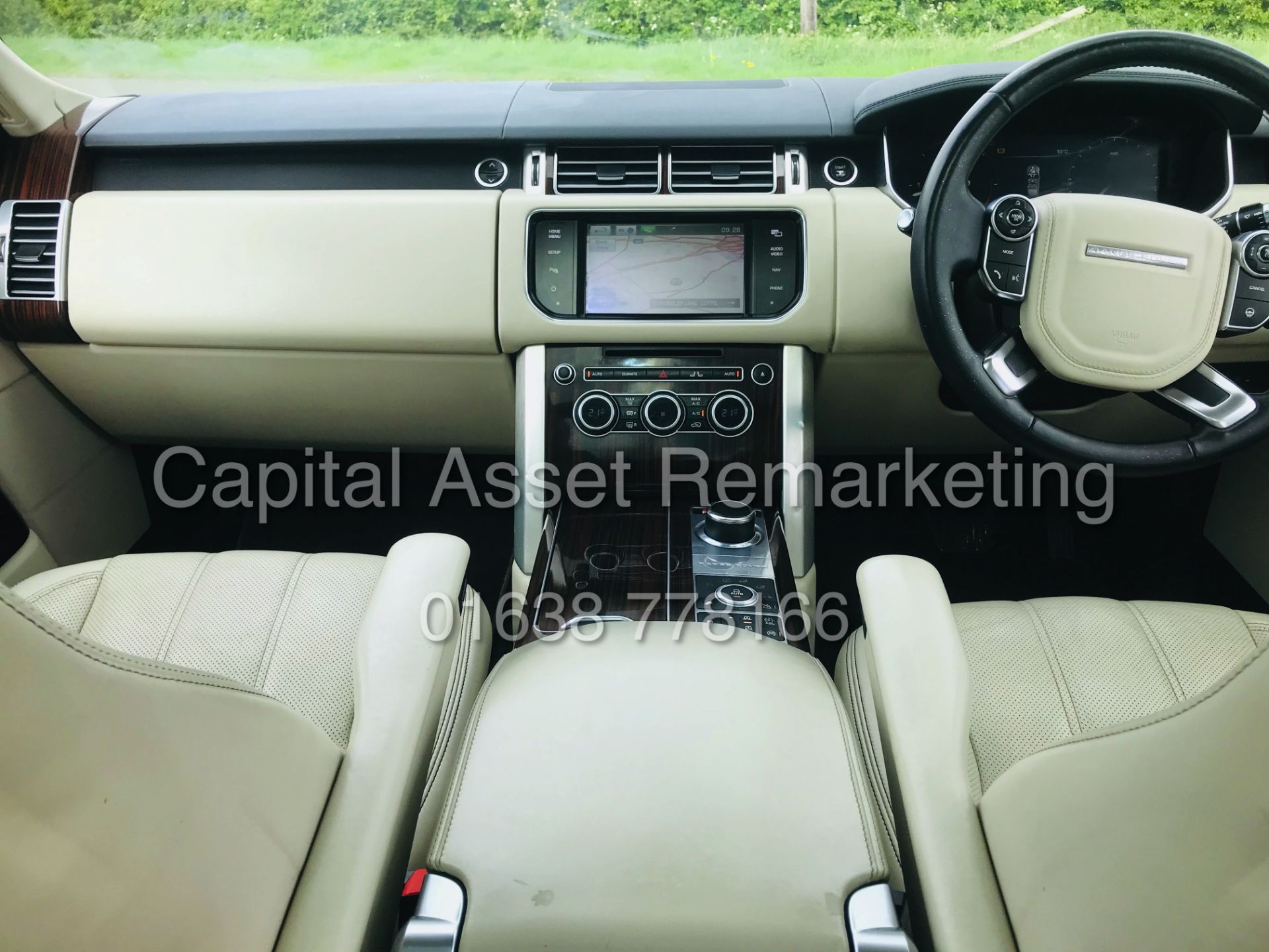 On Sale RANGE ROVER VOGUE-BLACK 3.0SDV6 'AUTO' (2014 MODEL) MASSIVE SPEC *PAN ROOF* BEST COLOUR - Image 20 of 45