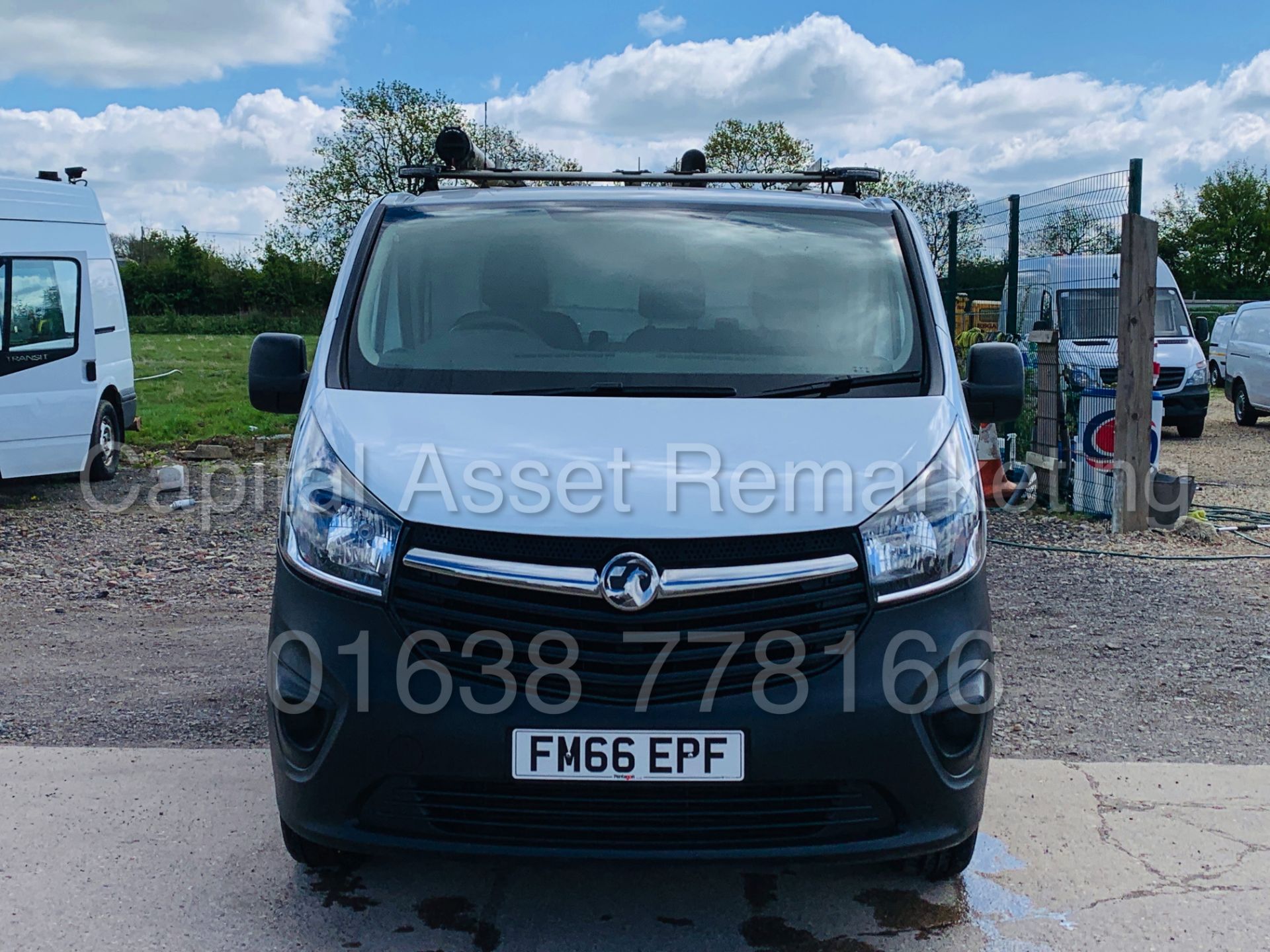 VAUXHALL VIVARO 2900 *SWB - PANEL VAN* (2017 - EURO 6) '1.6 CDTI - 6 SPEED' *24,000 MILES* (1 OWNER) - Image 4 of 39