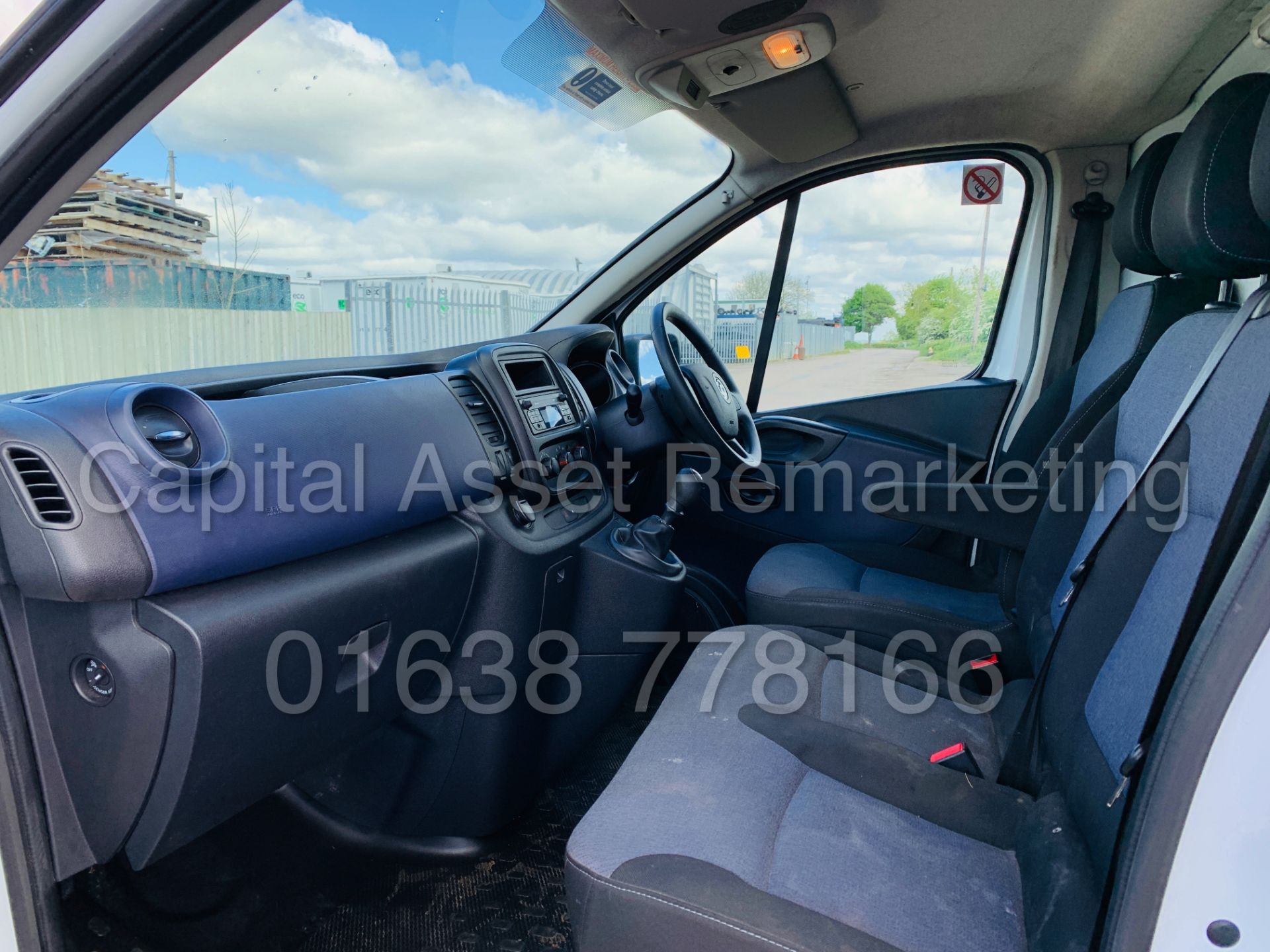 VAUXHALL VIVARO 2900 *SWB - PANEL VAN* (2017 - EURO 6) '1.6 CDTI - 6 SPEED' *24,000 MILES* (1 OWNER) - Image 20 of 39