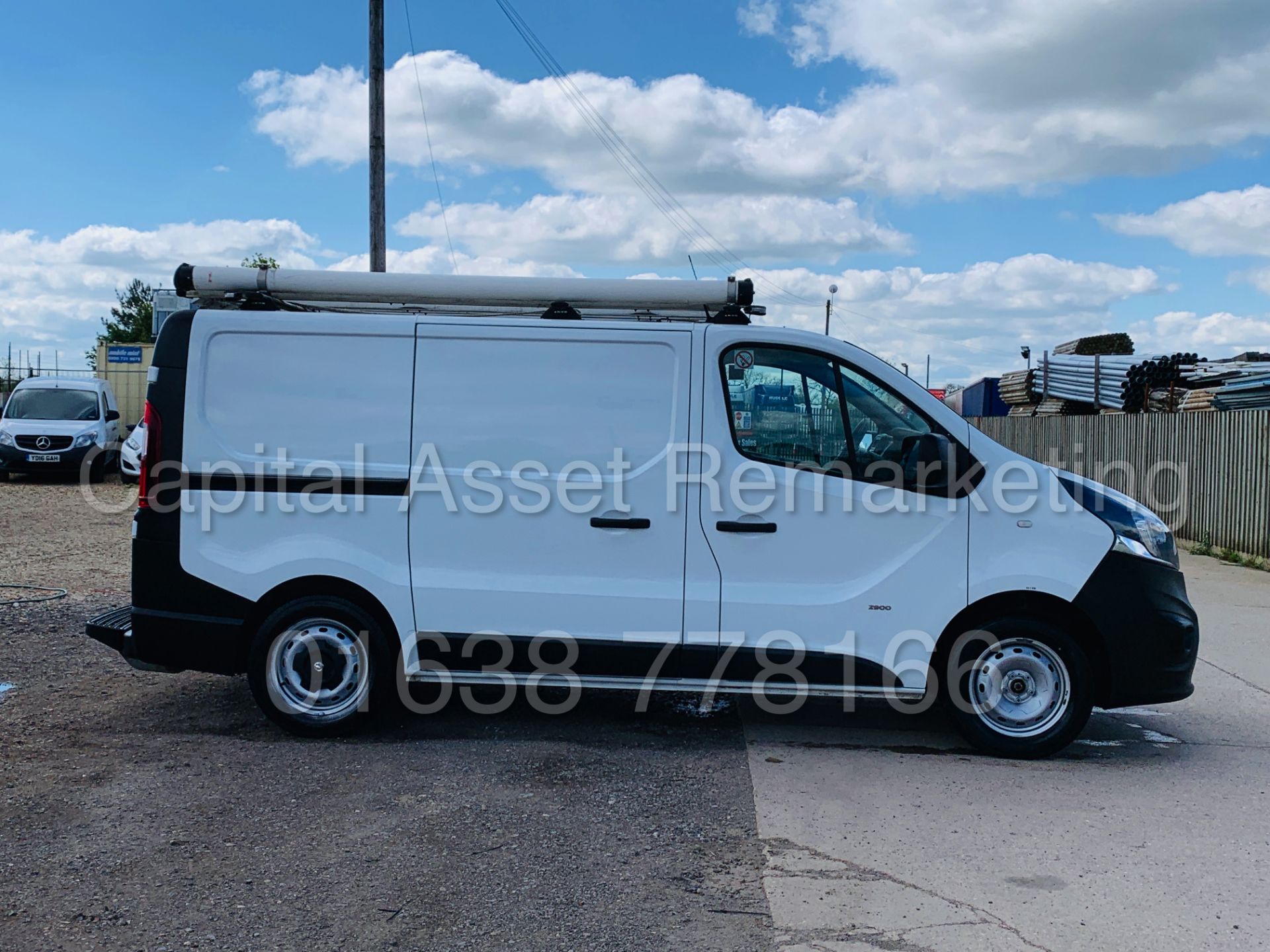 VAUXHALL VIVARO 2900 *SWB - PANEL VAN* (2017 - EURO 6) '1.6 CDTI - 6 SPEED' *24,000 MILES* (1 OWNER) - Image 14 of 39