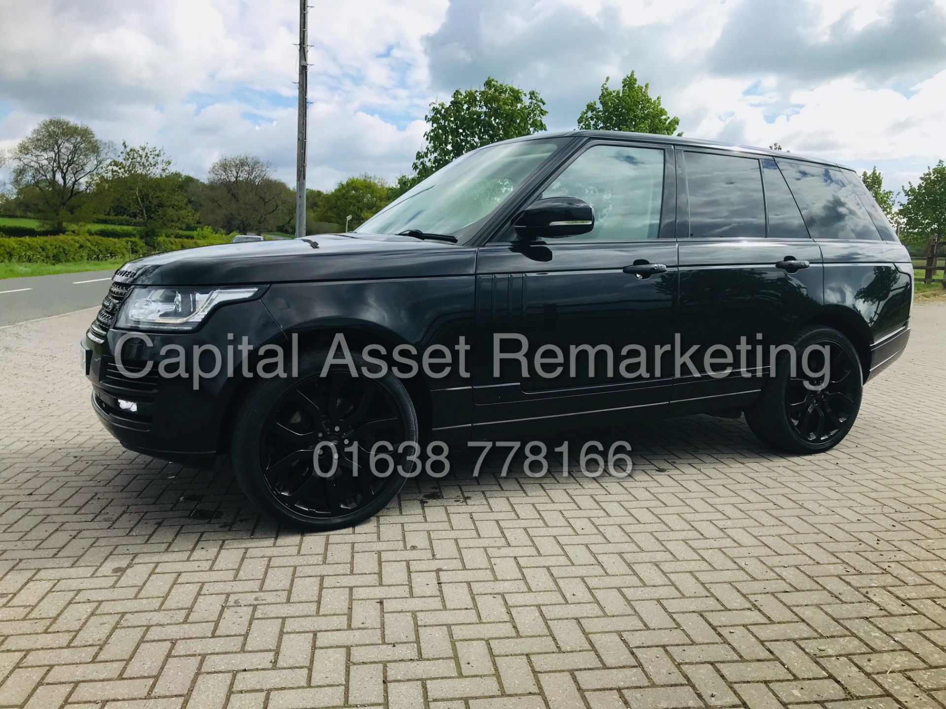 On Sale RANGE ROVER VOGUE-BLACK 3.0SDV6 'AUTO' (2014 MODEL) MASSIVE SPEC *PAN ROOF* BEST COLOUR - Image 9 of 45