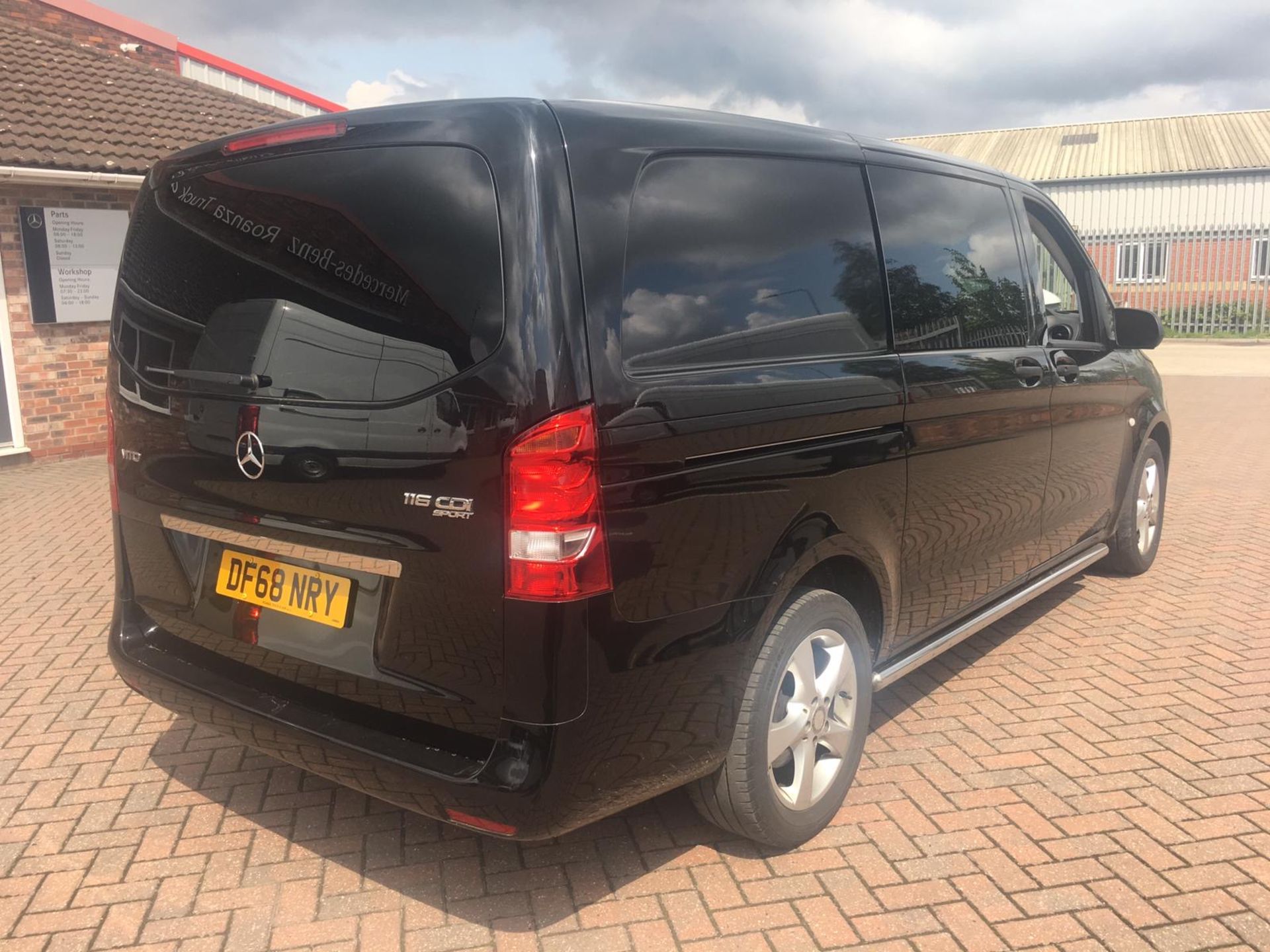 MERCEDES VITO 116CDI "AUTO" SPORT DUALINER/COMBI VAN 5 SEATER - (2019 MODEL) HUGE SPEC - LWB MODEL - Image 5 of 17