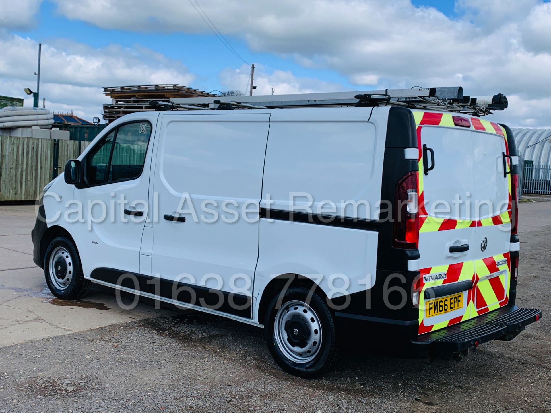 VAUXHALL VIVARO 2900 *SWB - PANEL VAN* (2017 - EURO 6) '1.6 CDTI - 6 SPEED' *24,000 MILES* (1 OWNER) - Image 9 of 39