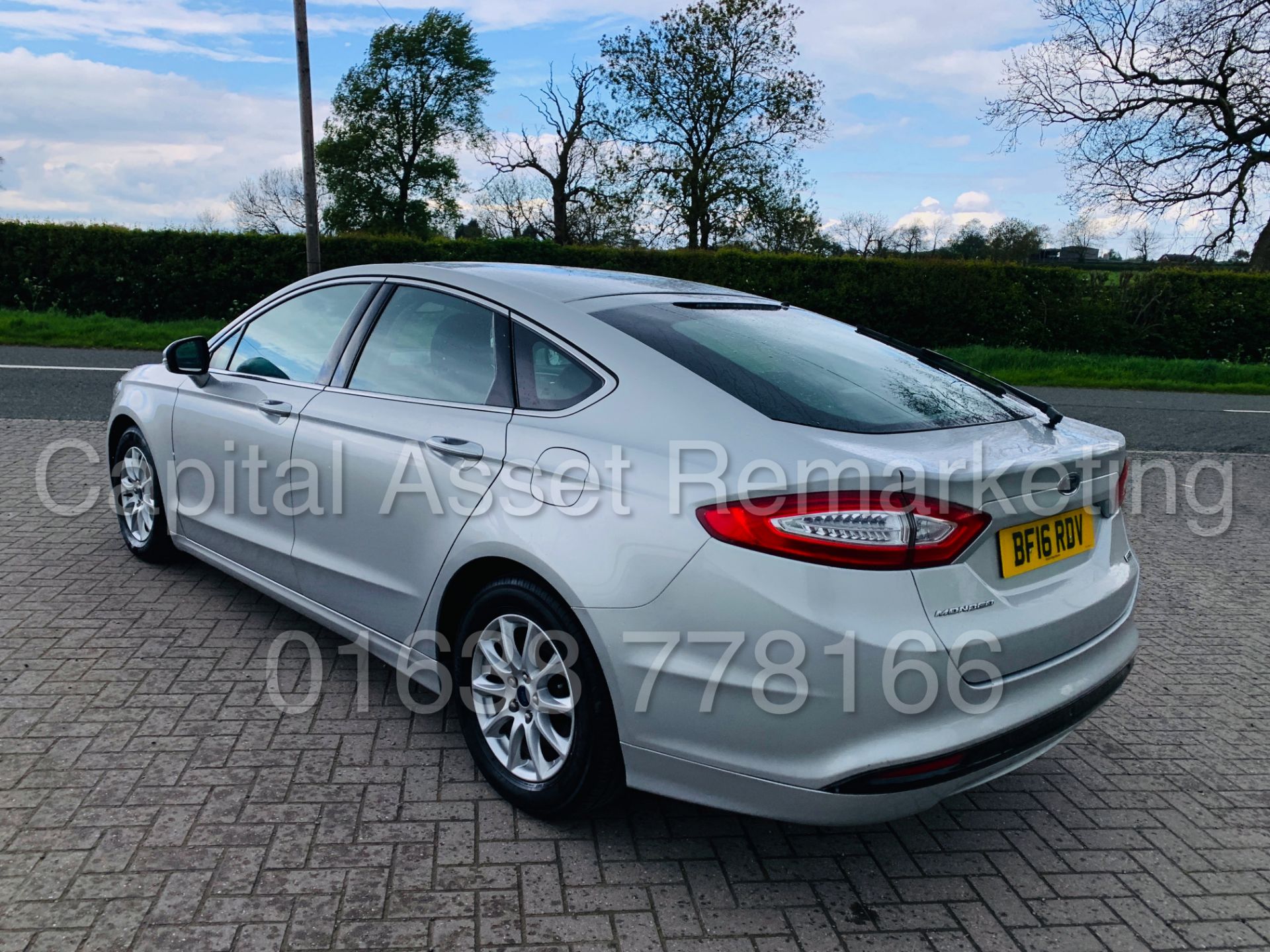 FORD MONDEO *TITANIUM* HATCHBACK (2016) '1.5 TDCI - EURO 6 - 6 SPEED' *1 OWNER - FULL HISTORY* - Image 6 of 46