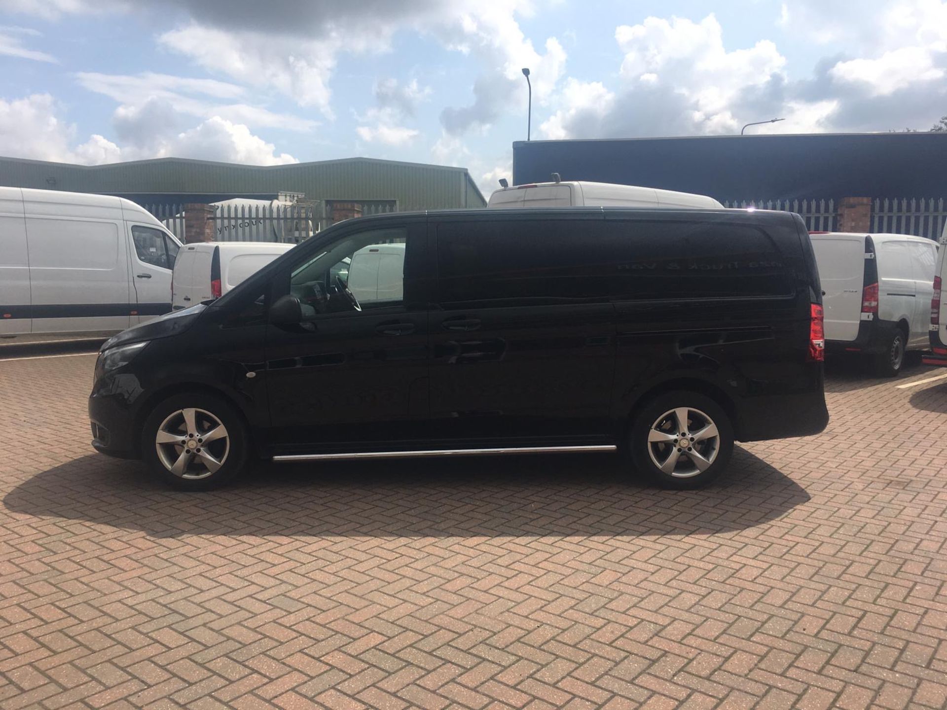 MERCEDES VITO 116CDI "AUTO" SPORT DUALINER/COMBI VAN 5 SEATER - (2019 MODEL) HUGE SPEC - LWB MODEL - Image 6 of 17