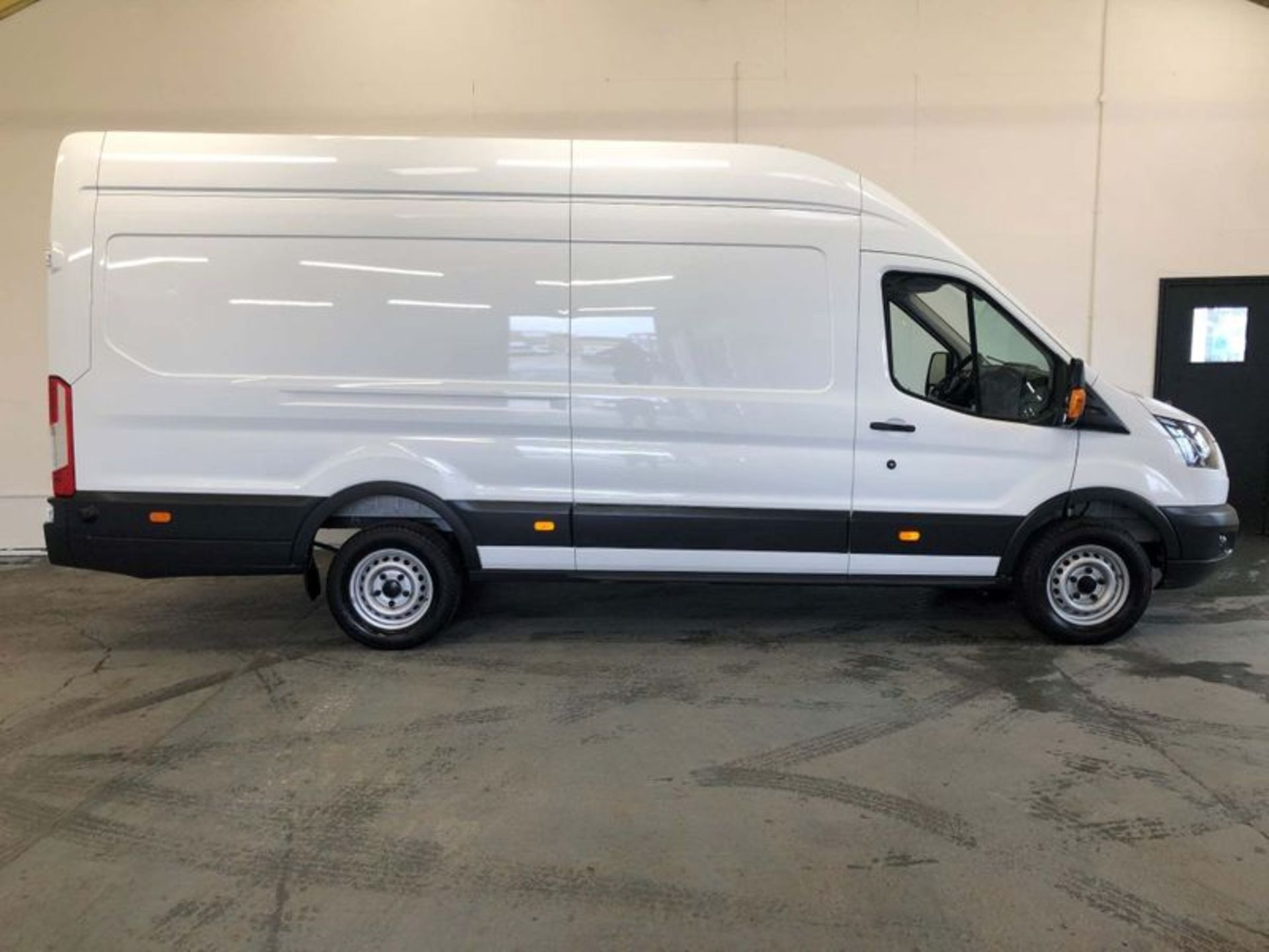 (ON SALE) FORD TRANSIT T350 L4H3 EXTRA LWB 2.0TDCI ECO BLUE EURO 6 (18 REG) 1 OWNER - 63K MILES