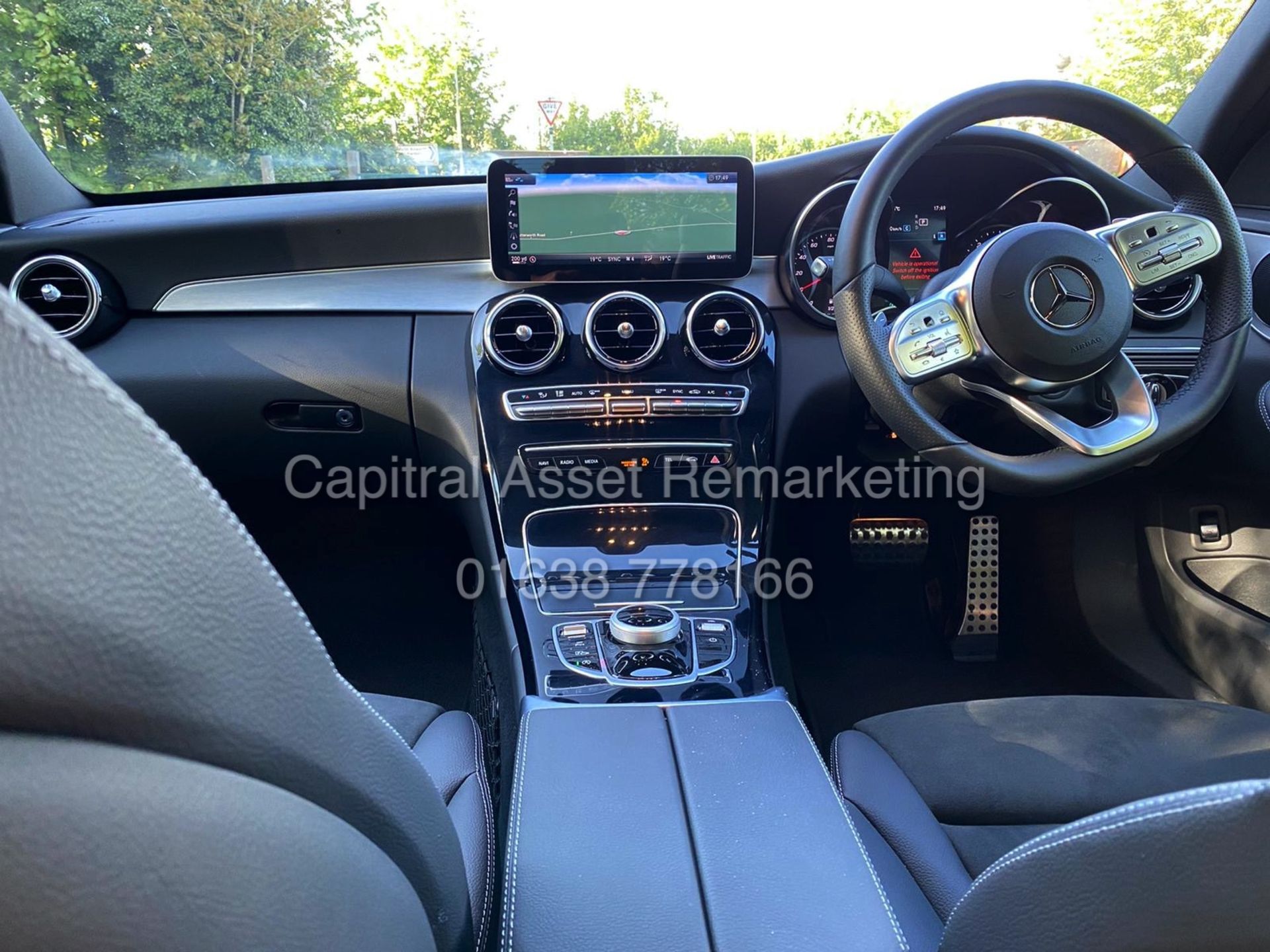 MERCEDES-BENZ C220d *AMG LINE* SALOON (2020 MODEL) '9G TRONIC AUTO -LEATHER- SAT NAV' *MASSIVE SPEC* - Image 12 of 30