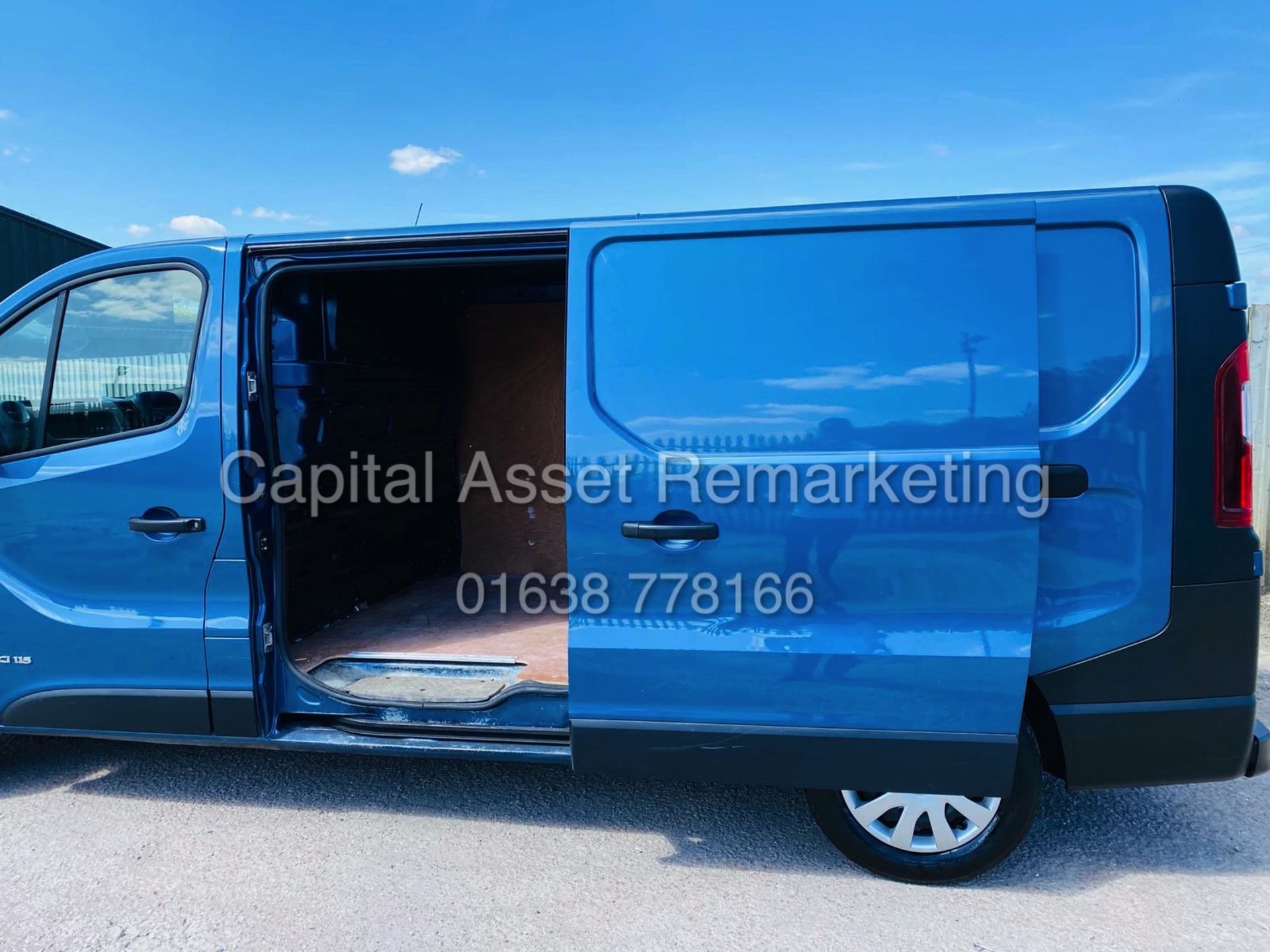 (ON SALE) RENAULT TRAFIC 1.6DCI 'BUSINESS EDITION" LWB (16 REG) AIR CON - COMFORT PACK - NO VAT!!! - Image 10 of 21