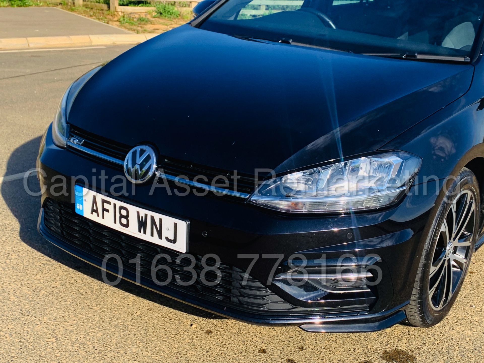 (On Sale) VOLKSWAGEN GOLF *R-LINE EDITION* 5 DOOR (2018) '2.0 TDI - 150 BHP - 6 SPEED' (1 OWNER) - Image 16 of 50