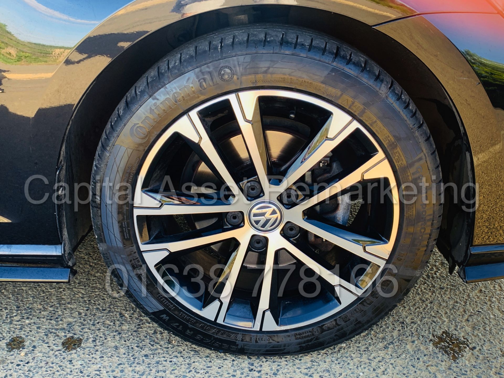 (On Sale) VOLKSWAGEN GOLF *R-LINE EDITION* 5 DOOR (2018) '2.0 TDI - 150 BHP - 6 SPEED' (1 OWNER) - Image 17 of 50