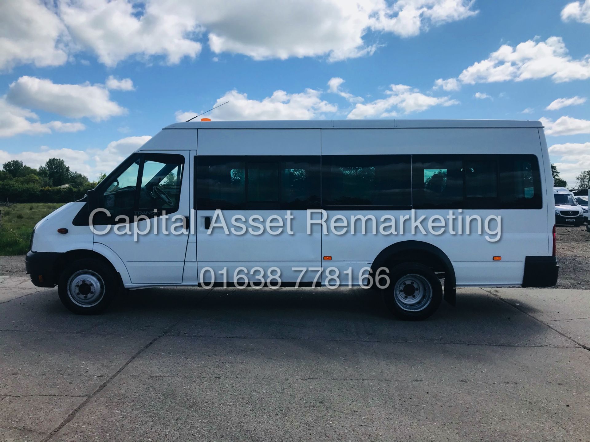 (ON SALE) FORD TRANSIT 135 T430 RWD *XLWB - 17 SEATER MINI-BUS* (2014) **ONLY 28,000 MILES** - Image 8 of 27