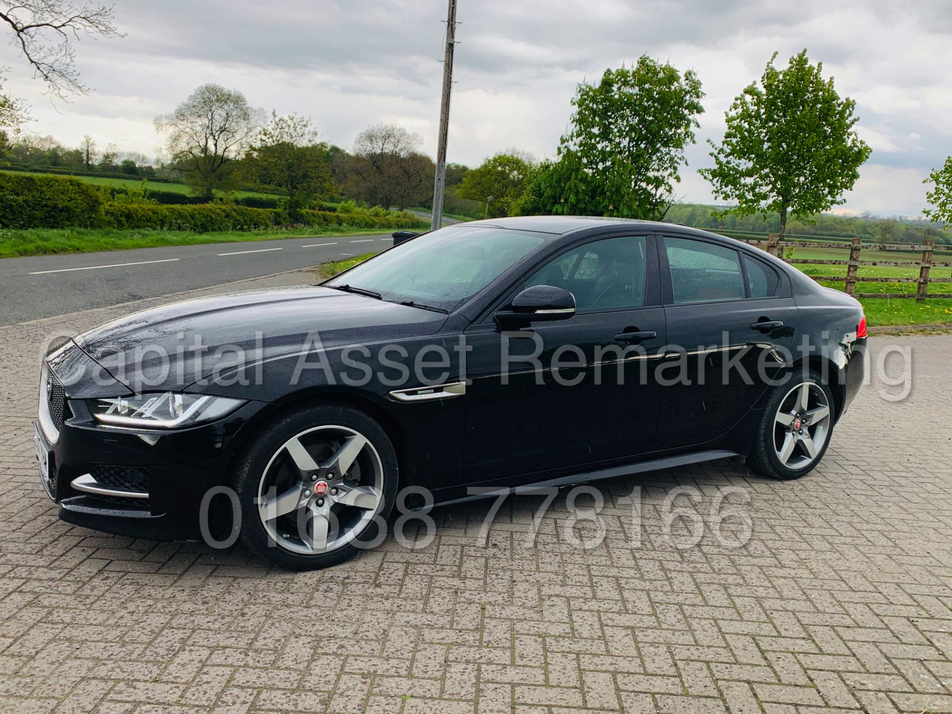 On Sale JAGUAR XE *R-SPORT* SALOON (2017 - EURO 6) '2.0 D - 180 BHP - STOP/START *1 OWNER - FSH - Image 8 of 45