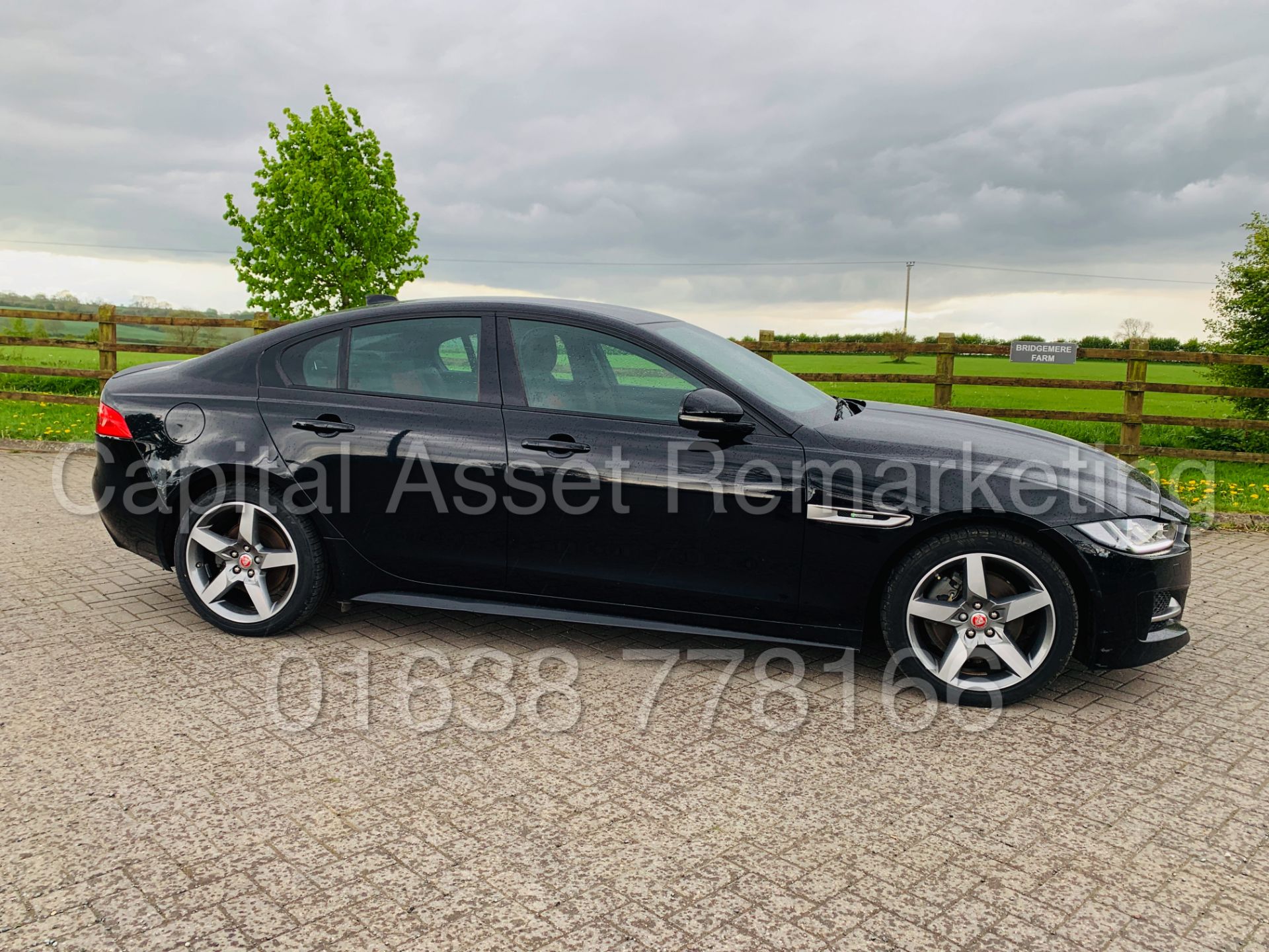 On Sale JAGUAR XE *R-SPORT* SALOON (2017 - EURO 6) '2.0 D - 180 BHP - STOP/START *1 OWNER - FSH - Image 14 of 45