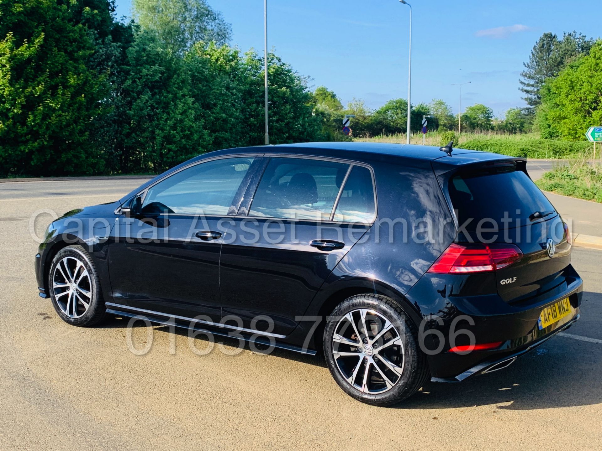 (On Sale) VOLKSWAGEN GOLF *R-LINE EDITION* 5 DOOR (2018) '2.0 TDI - 150 BHP - 6 SPEED' (1 OWNER) - Image 9 of 50