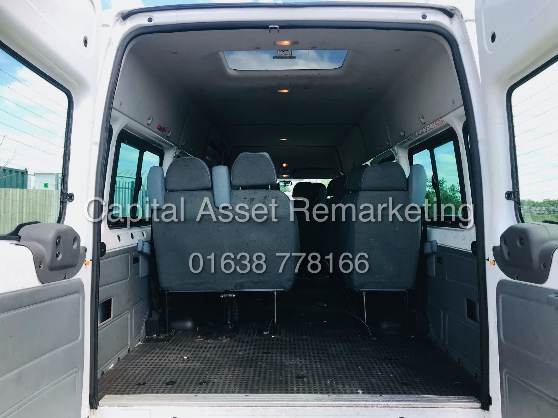 (ON SALE) FORD TRANSIT 135 T430 RWD *XLWB - 17 SEATER MINI-BUS* (2014) **ONLY 28,000 MILES** - Image 23 of 27