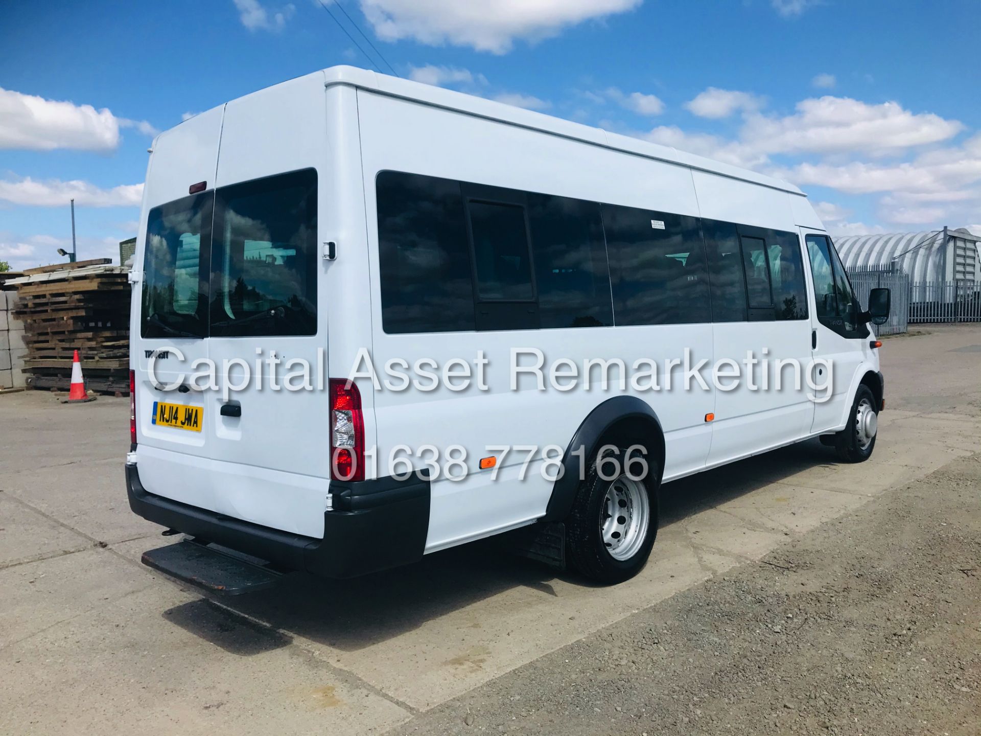 (ON SALE) FORD TRANSIT 135 T430 RWD *XLWB - 17 SEATER MINI-BUS* (2014) **ONLY 28,000 MILES** - Image 11 of 27