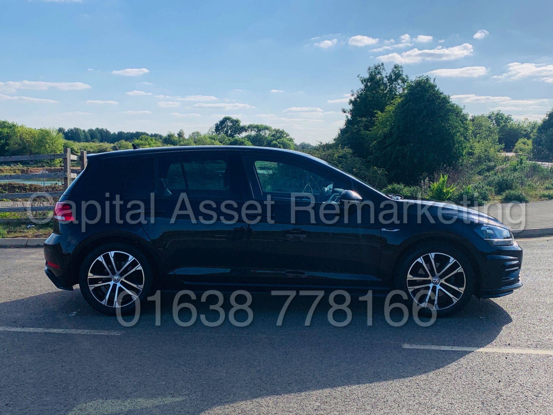 (On Sale) VOLKSWAGEN GOLF *R-LINE EDITION* 5 DOOR (2018) '2.0 TDI - 150 BHP - 6 SPEED' (1 OWNER) - Image 14 of 50