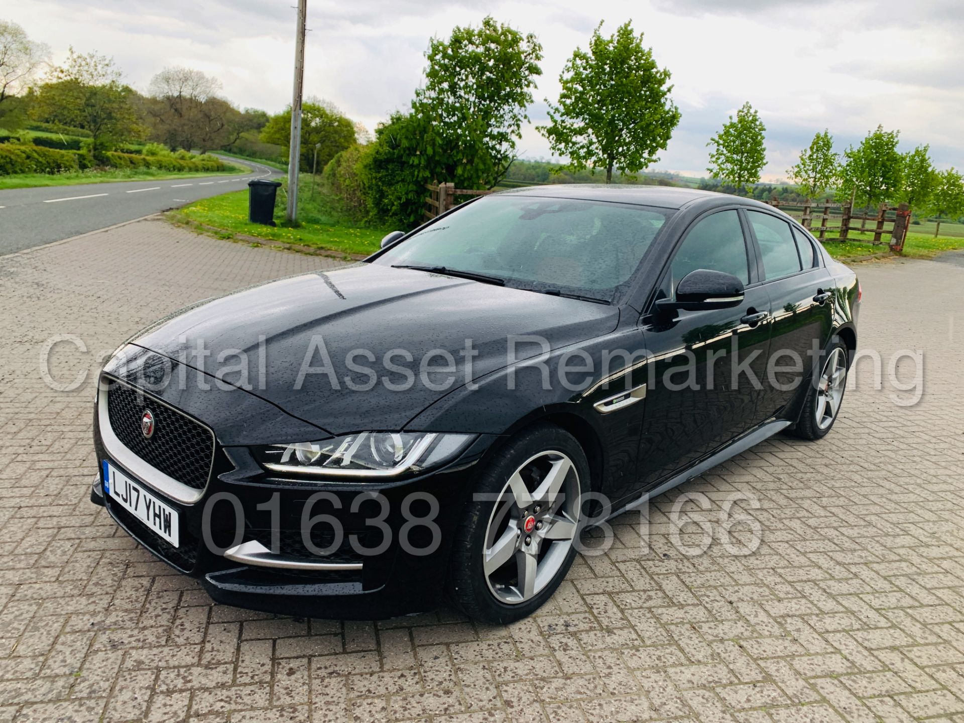 On Sale JAGUAR XE *R-SPORT* SALOON (2017 - EURO 6) '2.0 D - 180 BHP - STOP/START *1 OWNER - FSH - Image 6 of 45