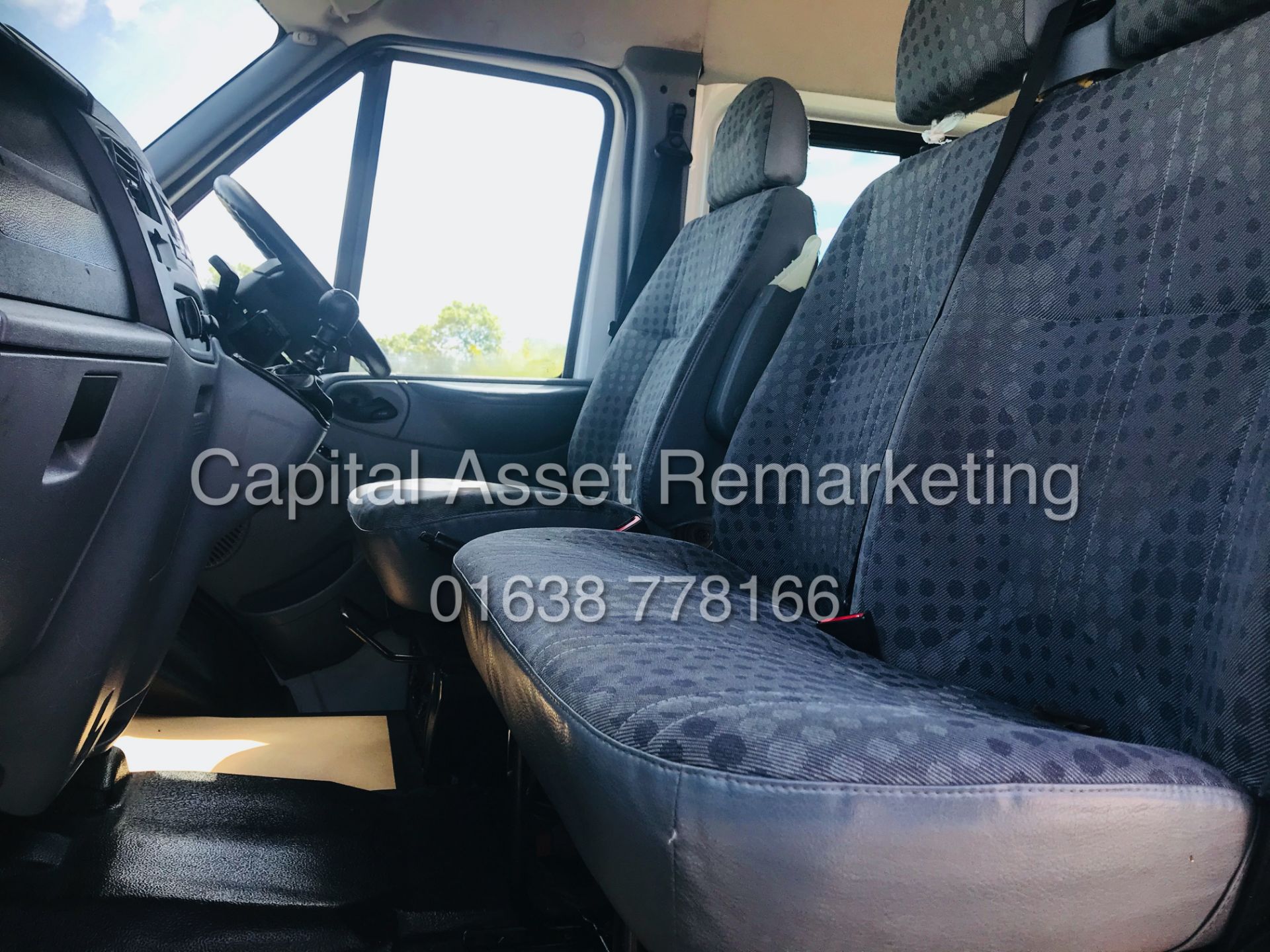 (ON SALE) FORD TRANSIT 135 T430 RWD *XLWB - 17 SEATER MINI-BUS* (2014) **ONLY 28,000 MILES** - Image 20 of 27