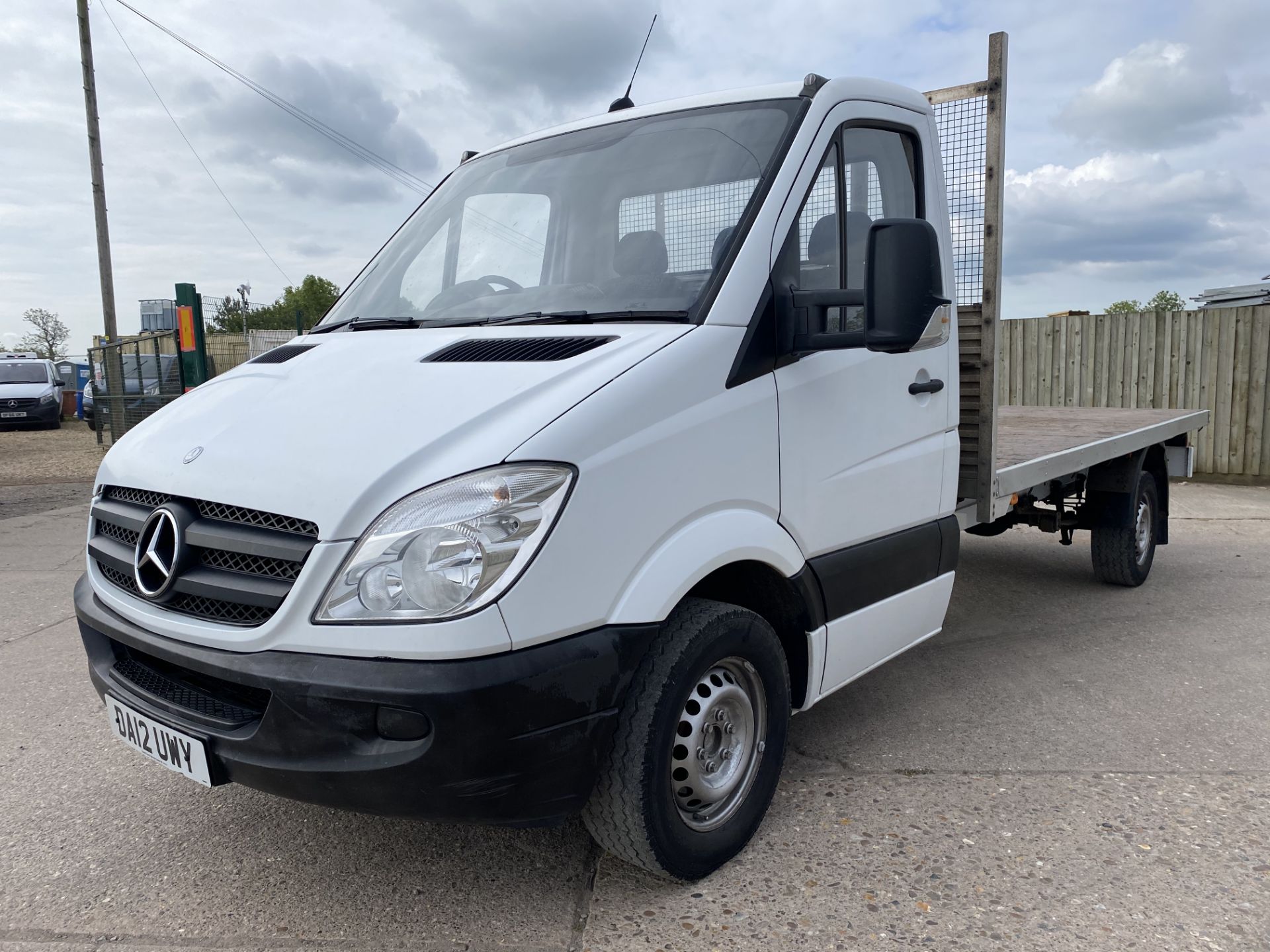 MERCEDES SPRINTER 313CDI LONG WHEEL BASE FLAT BED - 12 REG - 14 FOOT BODY - EURO 5 - LOOK!!! - Image 5 of 17