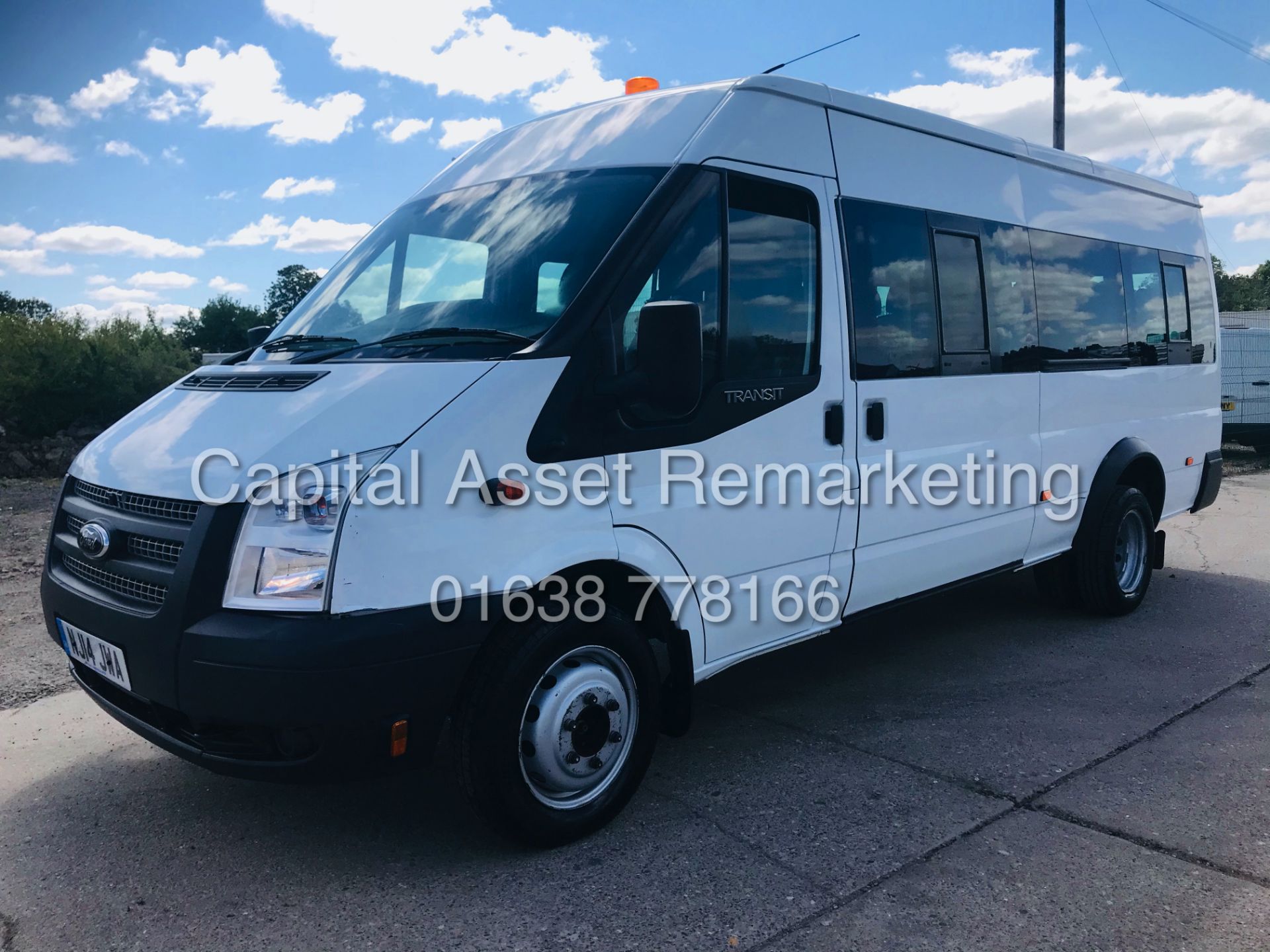 (ON SALE) FORD TRANSIT 135 T430 RWD *XLWB - 17 SEATER MINI-BUS* (2014) **ONLY 28,000 MILES** - Image 5 of 27